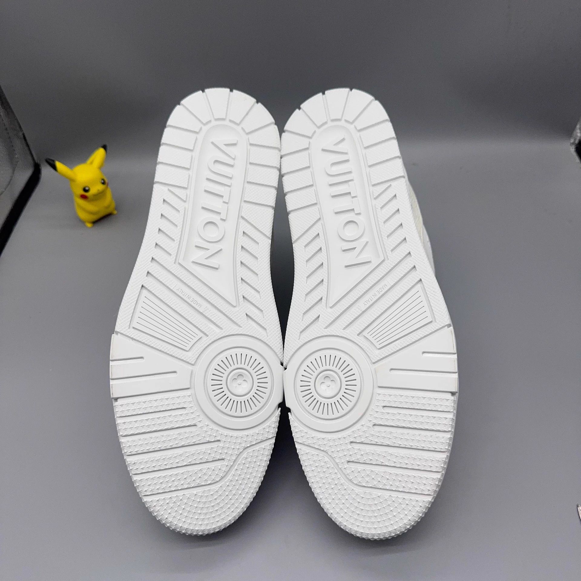 Louis Vuitton LOUIS VUITTON Trainer White 42.5 Size US 9.5 / EU 42-43 - 4 Thumbnail