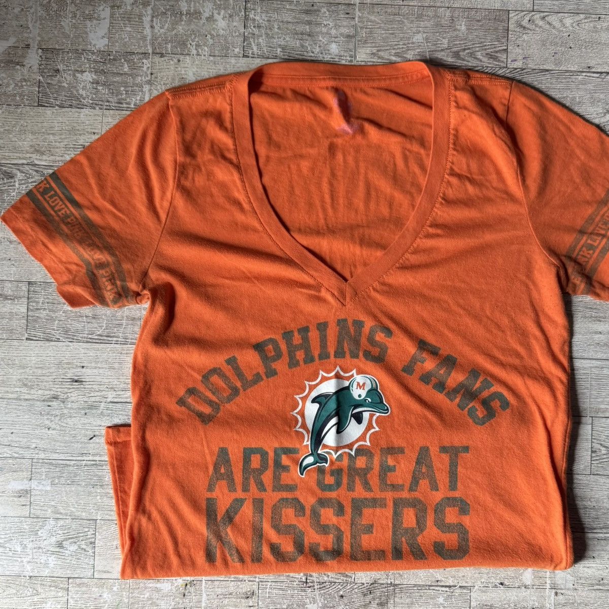 Pink × Victoria's Secret × Vintage Pink x NFL x 5th & Ocean, Retro, Dolphins’ Fan V-Neck Tee Size L / US 10 / IT 46 - 3 Thumbnail