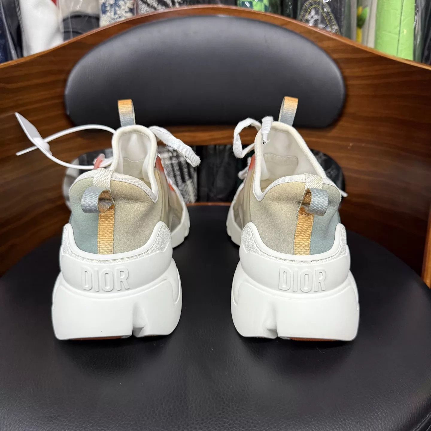 Dior Dior D/connect gradient dad shoe 38.5 like new Size US 8 / IT 38 - 3 Thumbnail