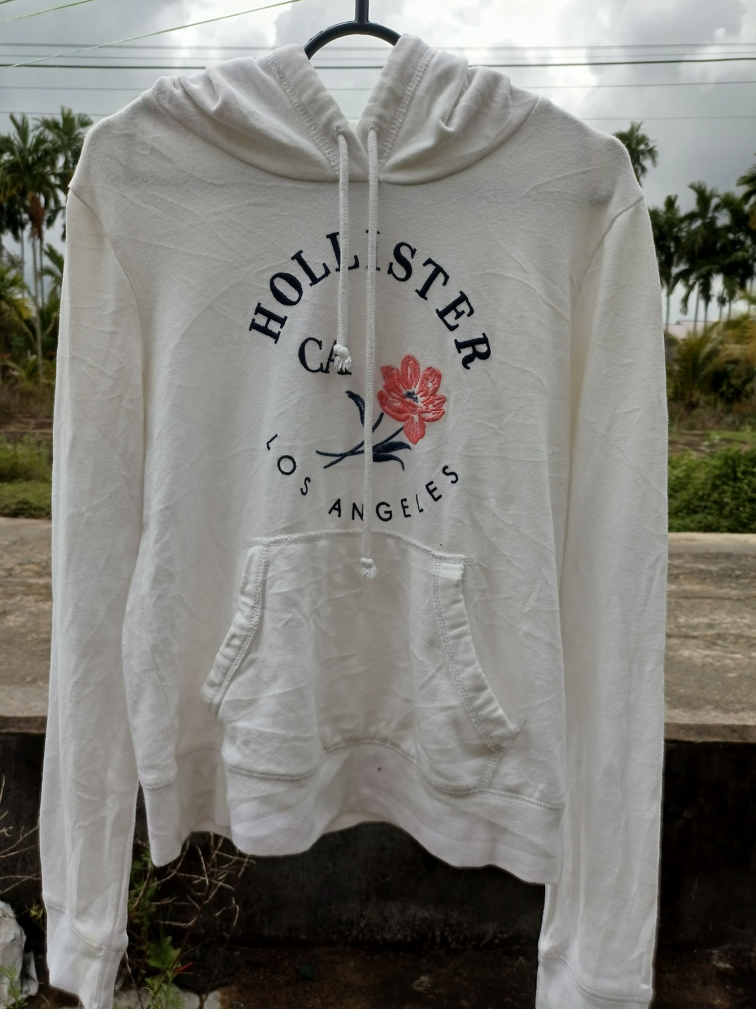 Hollister × Le Grande Bleu (L.G.B.) HOLLISTER CA 🌸 LOS ANGELES WHITE HOODIE Size US M / EU 48-50 / 2 - 15 Thumbnail
