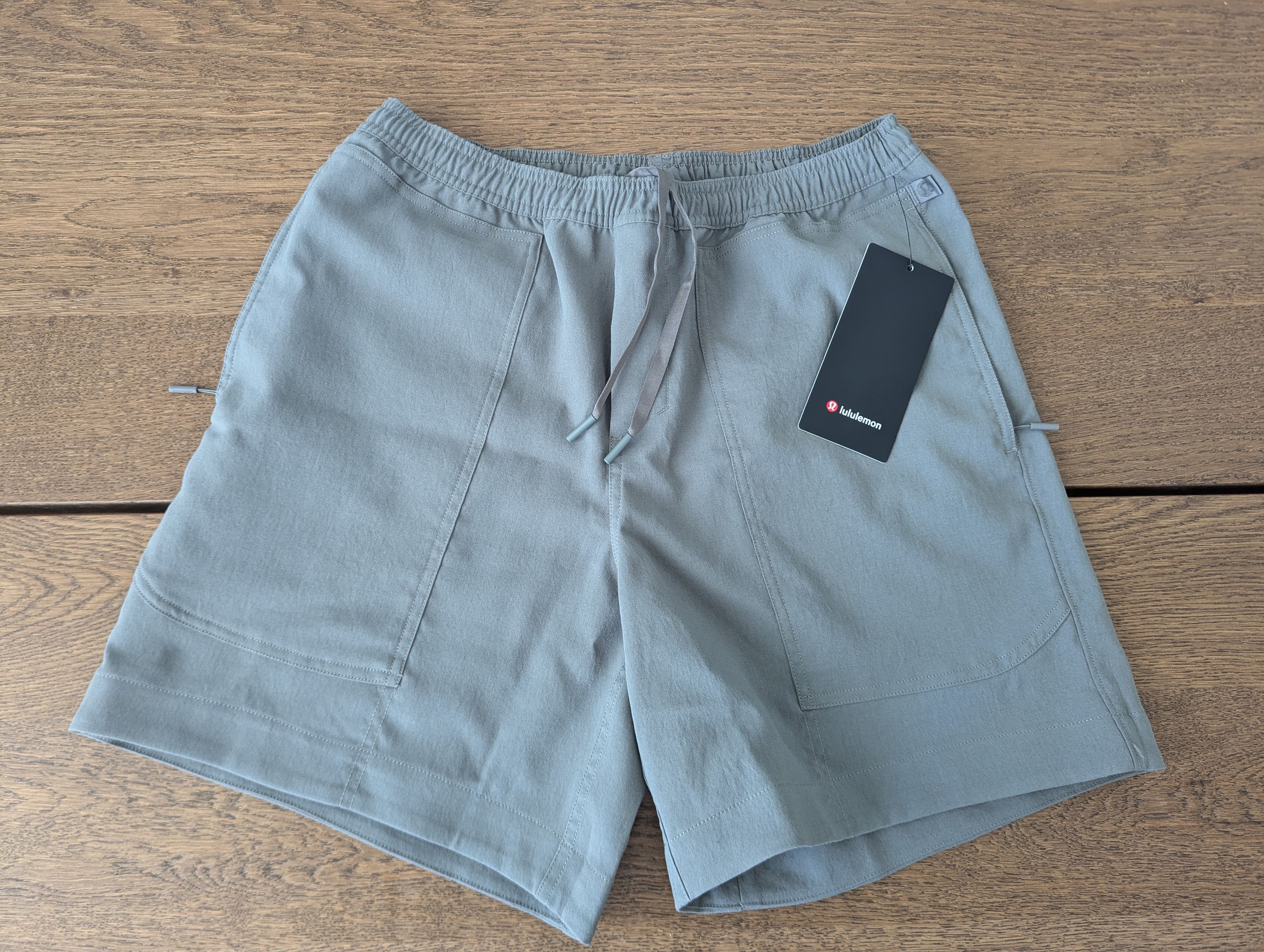 Lululemon Relaxed-Fit Pull-On Short 7" Light Woven Size US 32 / EU 48 - 1 Thumbnail