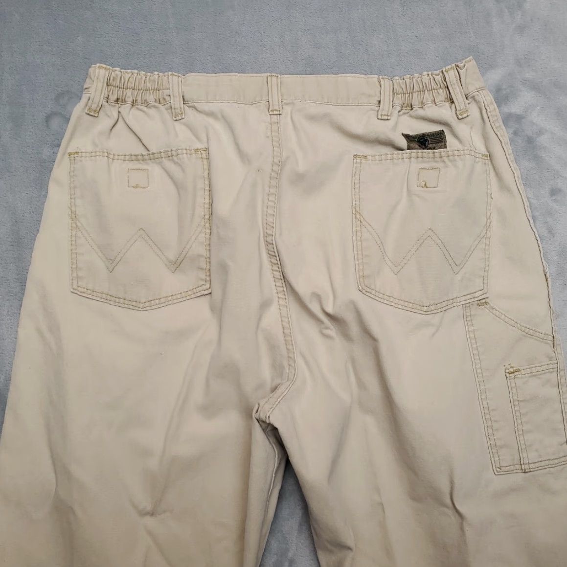 Wrangler VINTAGE Wrangler Pants Mens 36x32 Khakis Pleated Outdoor Comfort Made in USA Y2K Size US 36 / EU 52 - 6 Thumbnail