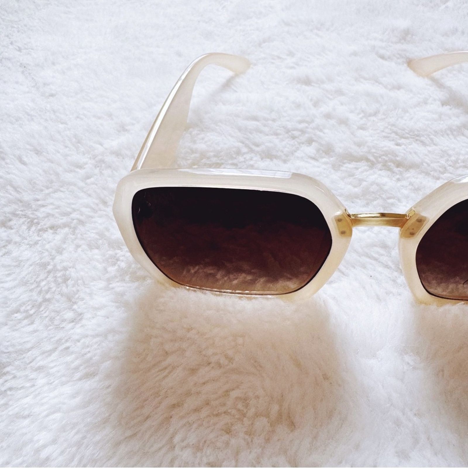 Other Layla Clear Beige Sleek Square Sunglasses Size ONE SIZE - 5 Thumbnail
