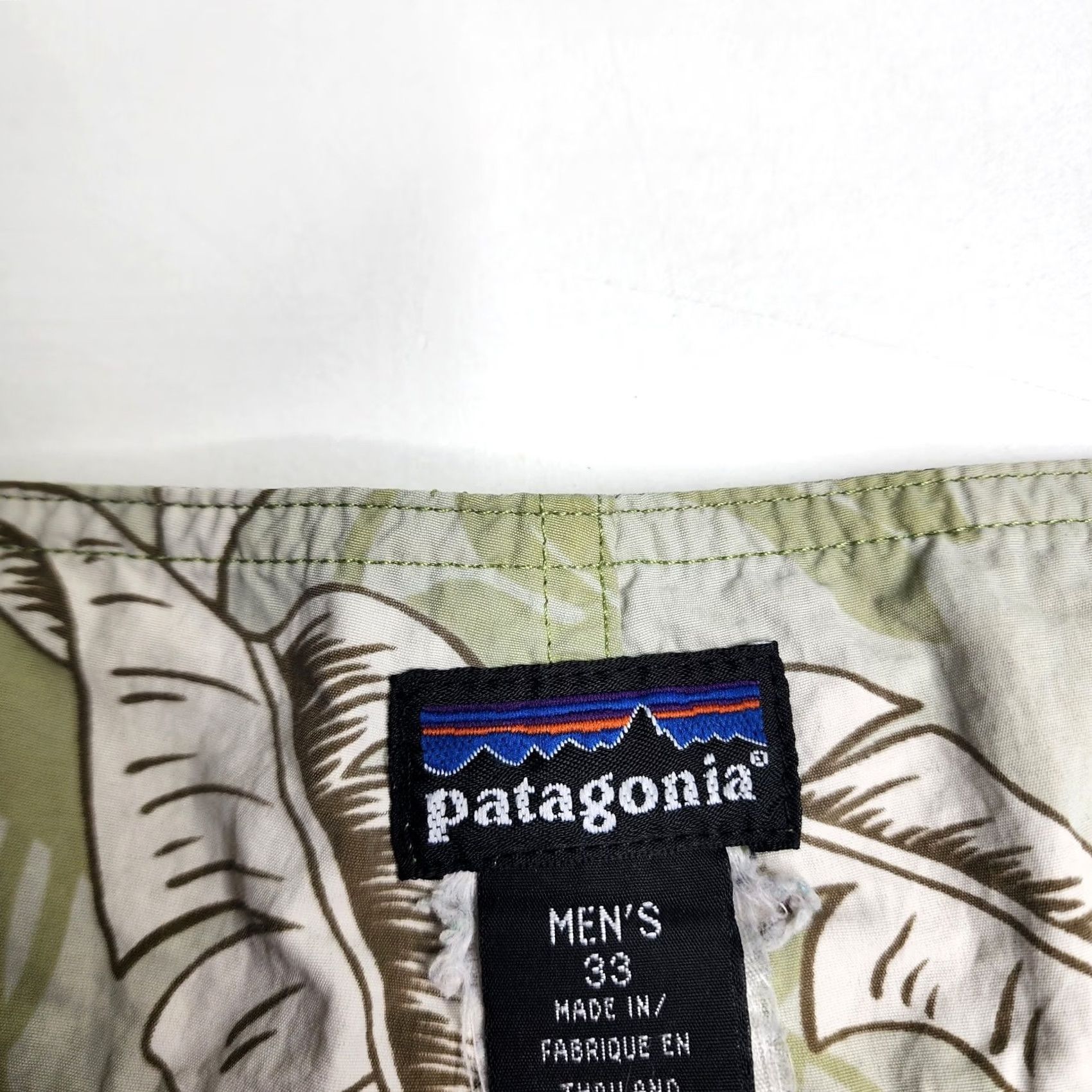 Patagonia Patagonia Wavefarer Board Shorts Palms Surf Beach Pool Swimsuit Trunks 33 Green Mens Regular Waist Drawstring Pockets Beach Size US 33 - 6 Thumbnail