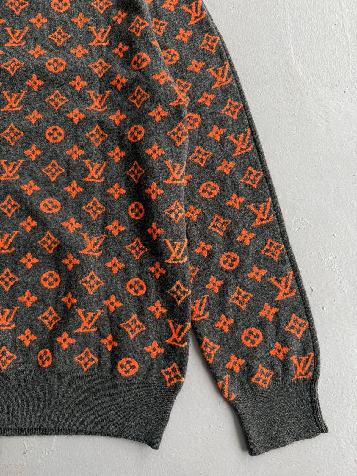 Louis Vuitton Louis Vuitton - Monogram Cashmere Knit Crewneck Size US L / EU 52-54 / 3 - 3 Thumbnail