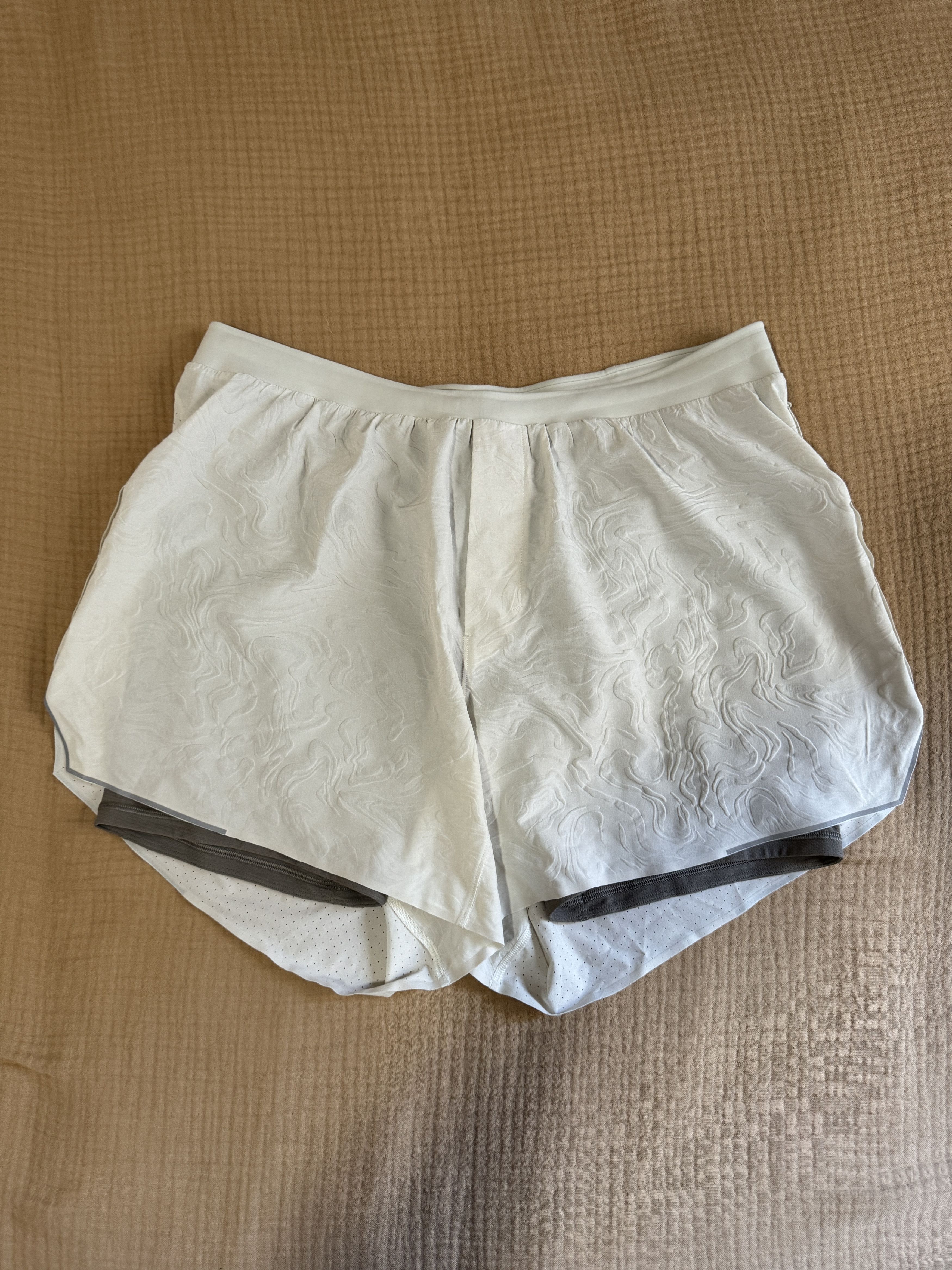 Lululemon Fast and Free Short 5" *Airflow Size US 38 / EU 54 - 1 Thumbnail