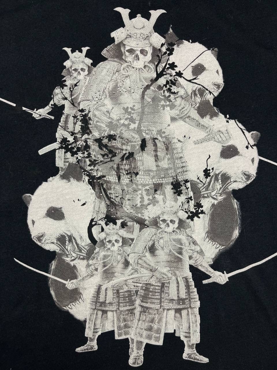 Philipp Plein Philipp Plein Samurai Skull Graphic Men's T-Shirt Black Red Size US XL / EU 56 / 4 - 4 Thumbnail