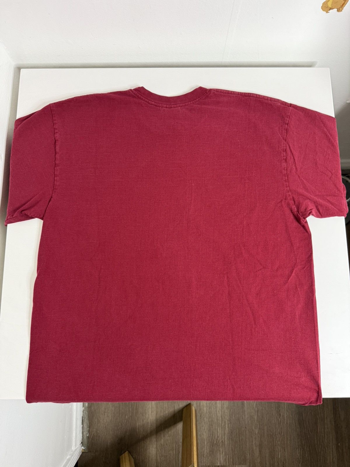 Vintage VINTAGE Nike Y2K Micro Logo Tee "Red" (XL) *PREOWNED* Size US XL / EU 56 / 4 - 5 Thumbnail