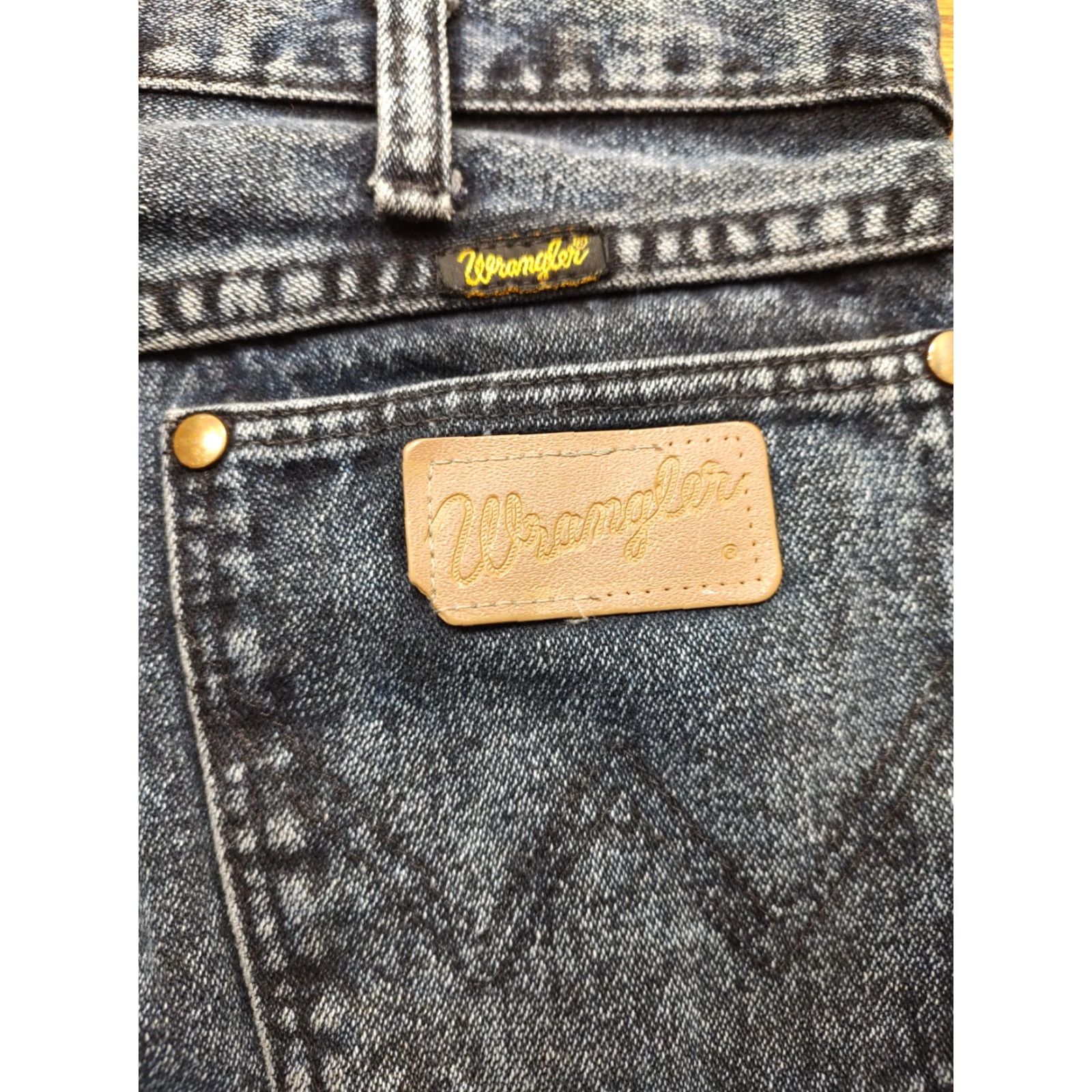 Wrangler VINTAGE Wrangler 13MWZ Jeans Bootcut Denim Blue 35x34 USA Mens Regular 5-Pocket Distressed Size US 35 - 3 Thumbnail