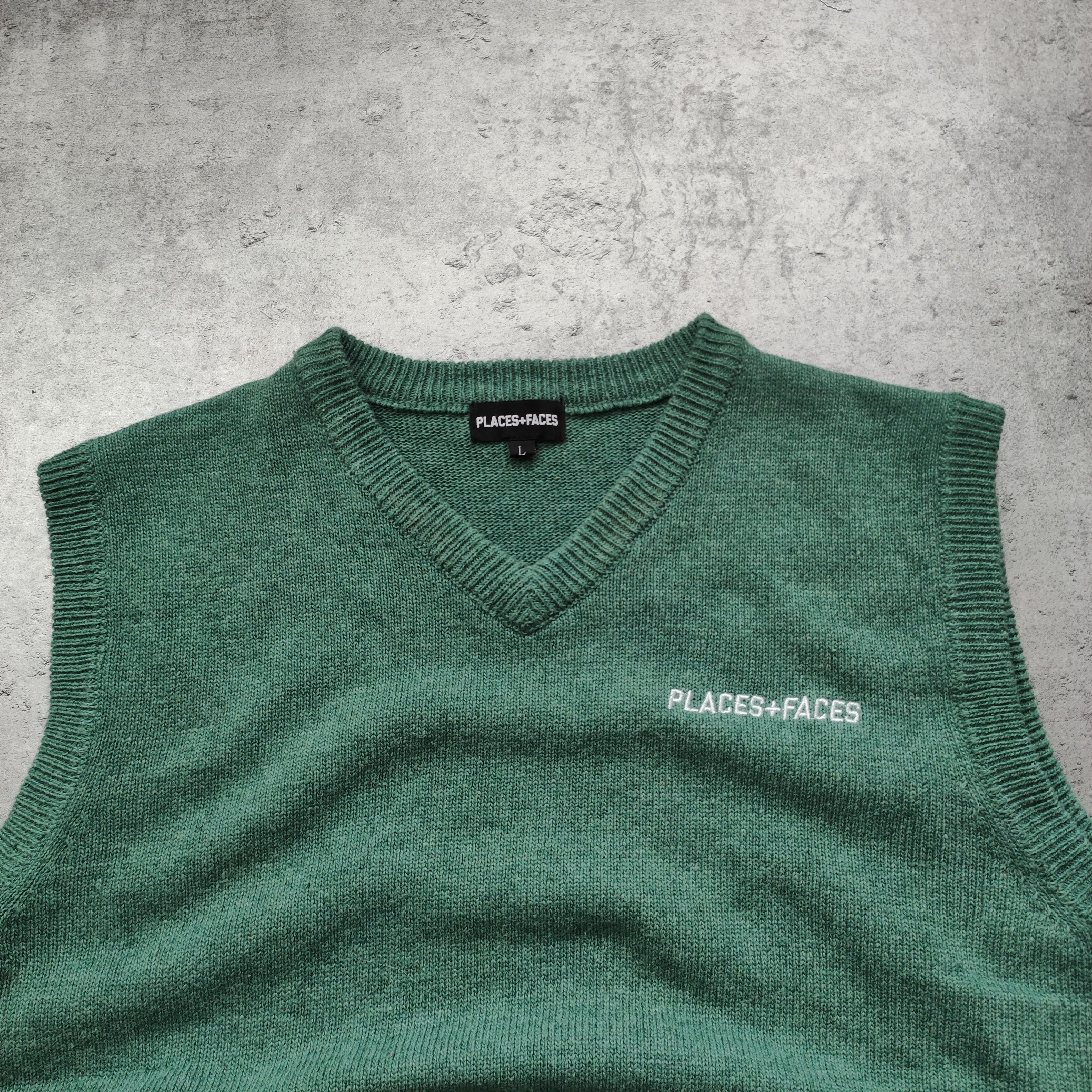 Places + Faces RARE Places + Faces Classic Logo Green Sweater Vest Size US L / EU 52-54 / 3 - 4 Thumbnail