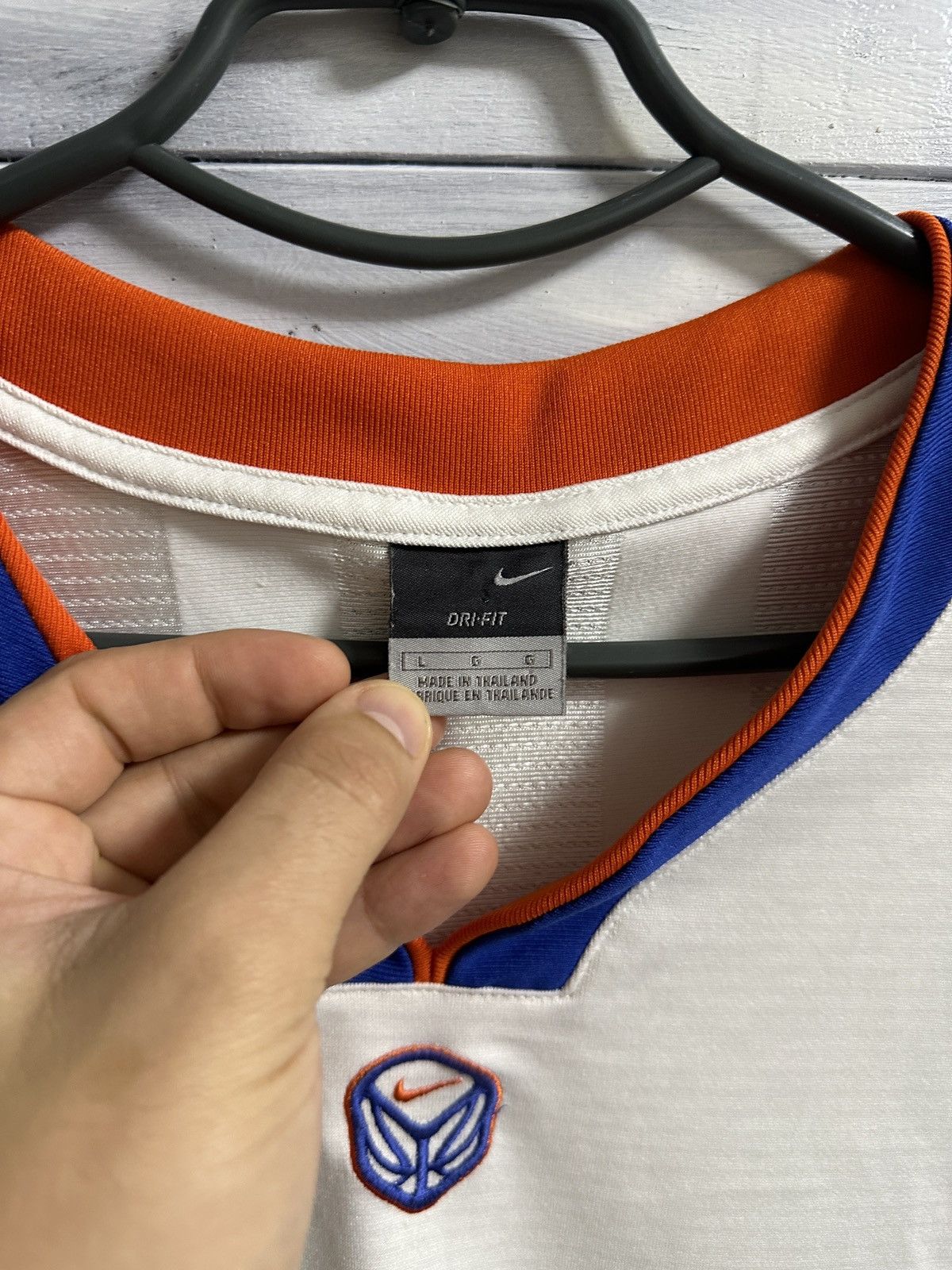 Vintage Rare Vintage Jersey Nike Hoops Centr Swoosh Y2K Basketball Size US L / EU 52-54 / 3 - 9 Thumbnail