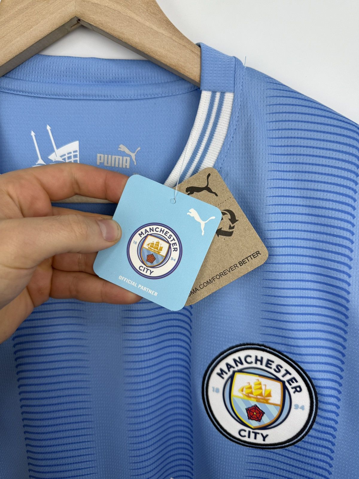 Puma 🏴󠁧󠁢󠁥󠁮󠁧󠁿 23/24 Manchester City Puma Soccer Jersey Rare Y2K Holland Size US M / EU 48-50 / 2 - 6 Thumbnail