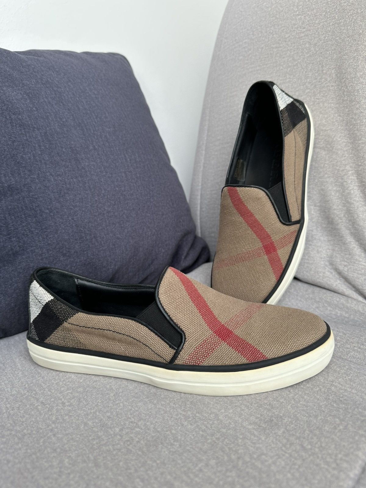 Burberry Burberry Nova Check Slip-Op Sneakers Size US 6 / IT 36 - 1 Thumbnail