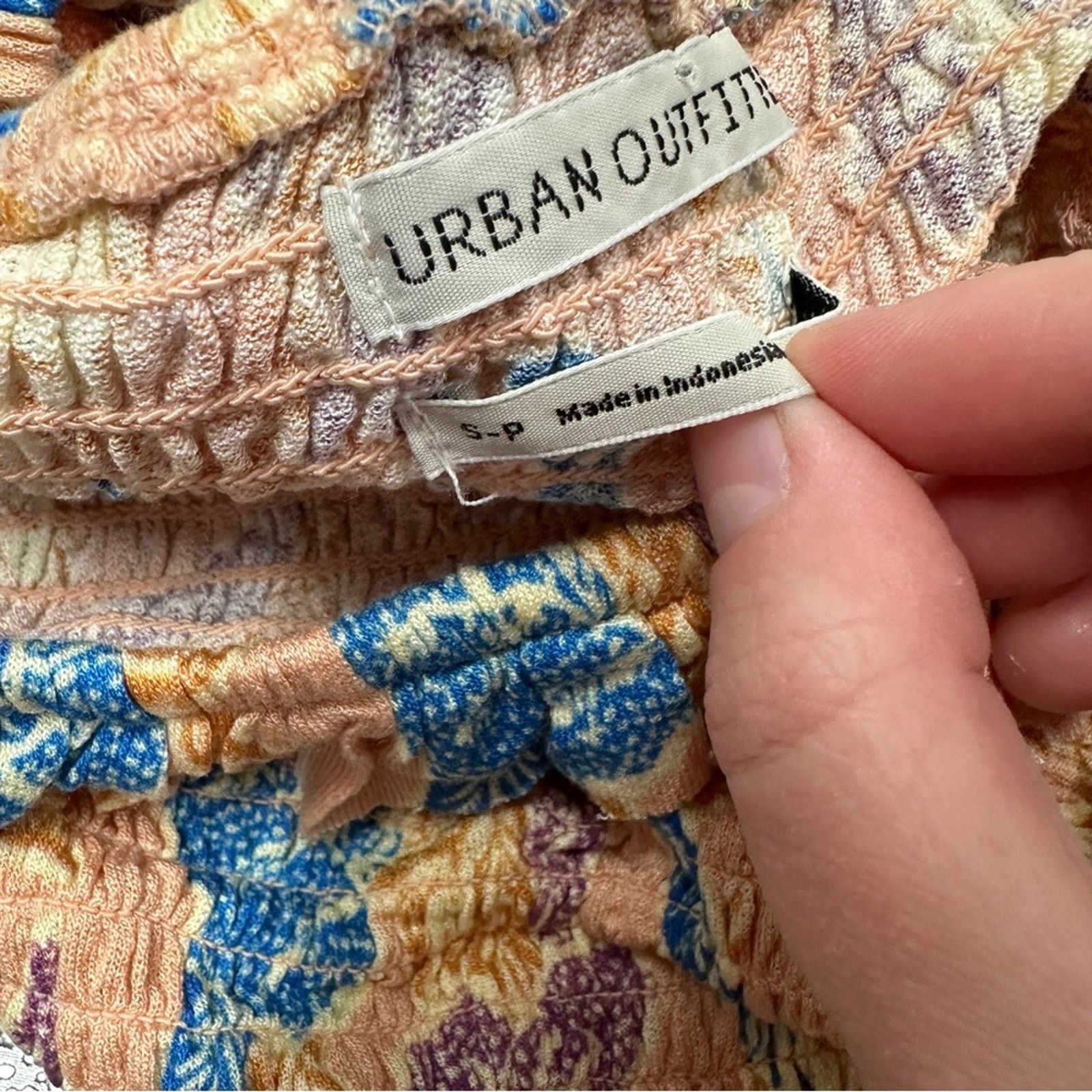 Urban Outfitters Urban Outfitters Tropical Floral Print Cropped Top Size S Size S / US 4 / IT 40 - 3 Thumbnail
