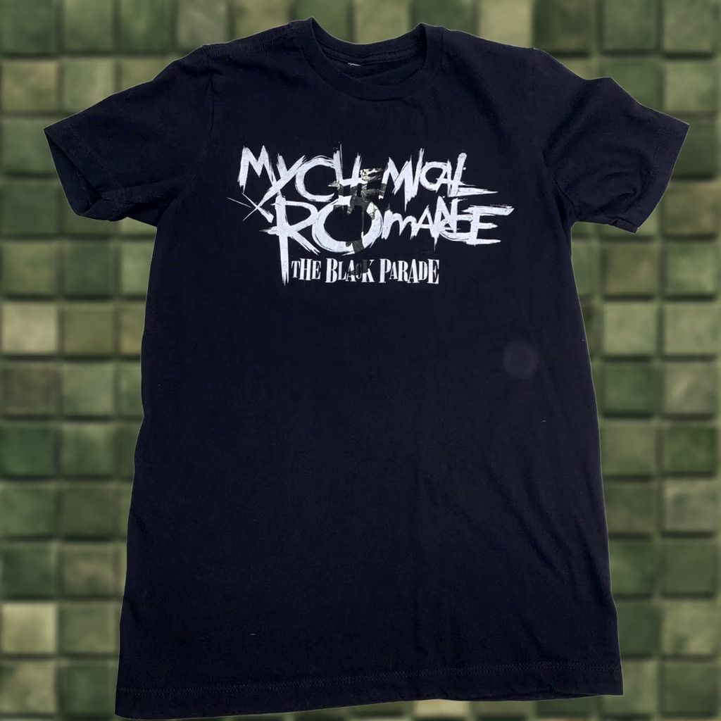 Vintage VINTAGE My Chemical Romance The Black Parade Lyric T Shirt XS Women Black Graphic Short Sleeve Crew Neck Rock Punk Music Gothic Grunge Size XS / US 0-2 / IT 36-38 - 1 Thumbnail