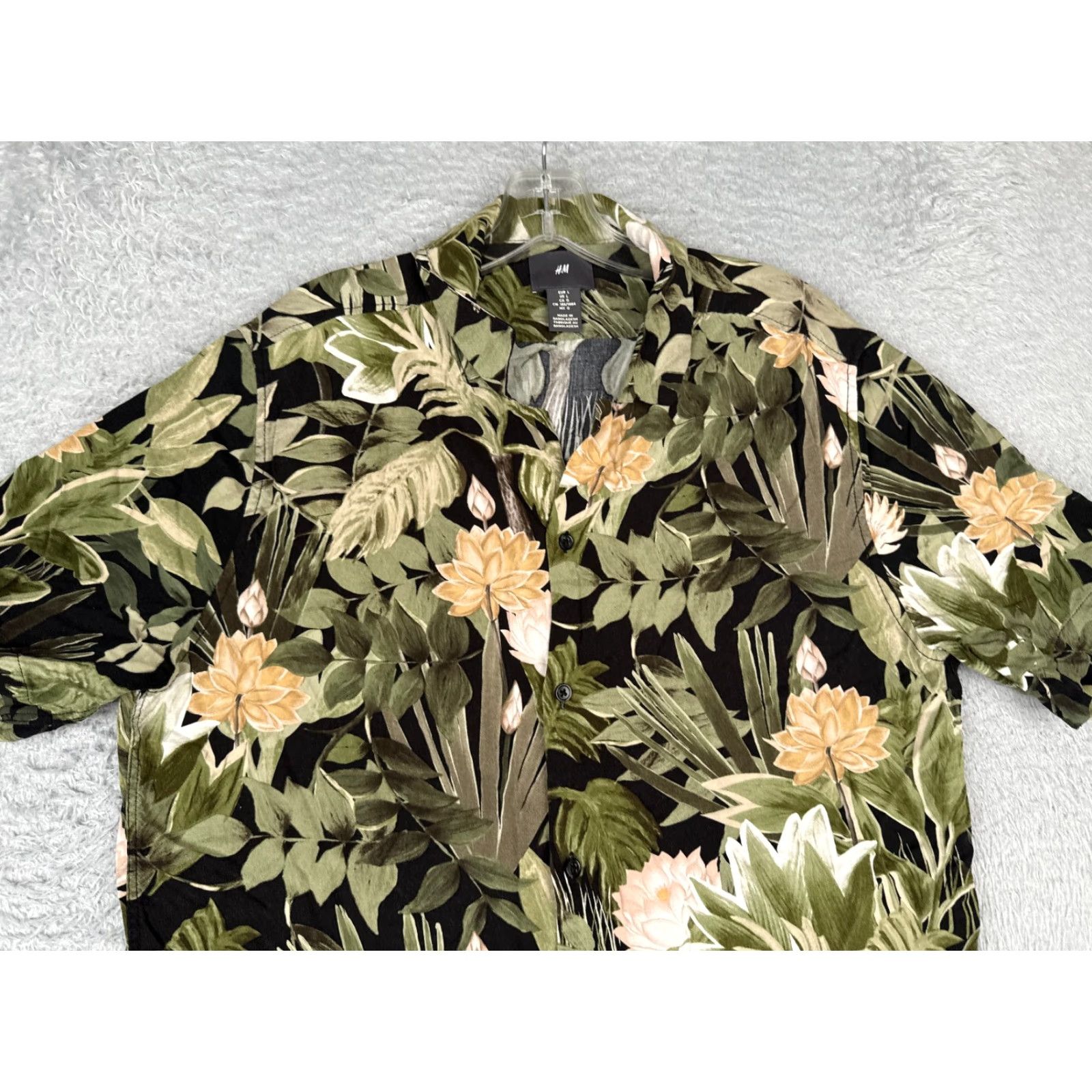 H&M H&M Shirt Men Black Floral Leaf Button-Up 100% Rayon Hawaiian L Adult Casual Shirt Size US L / EU 52-54 / 3 - 4 Thumbnail