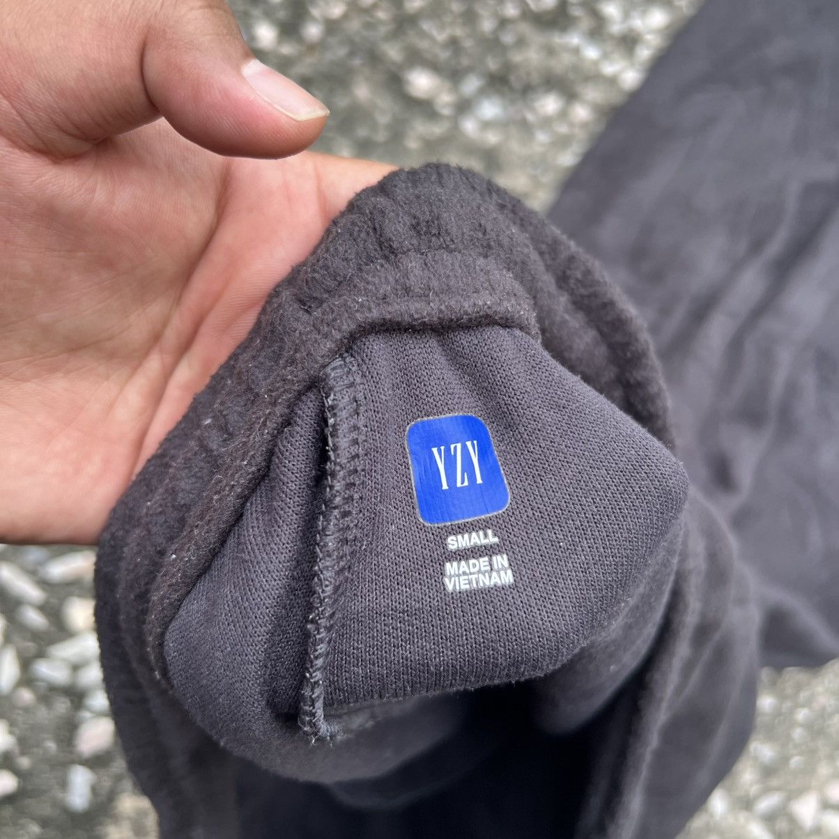 Gap × Yeezy “GAP X YEEZY” BLACK FLEECE SWEATPANTS Size US 29 - 11 Thumbnail
