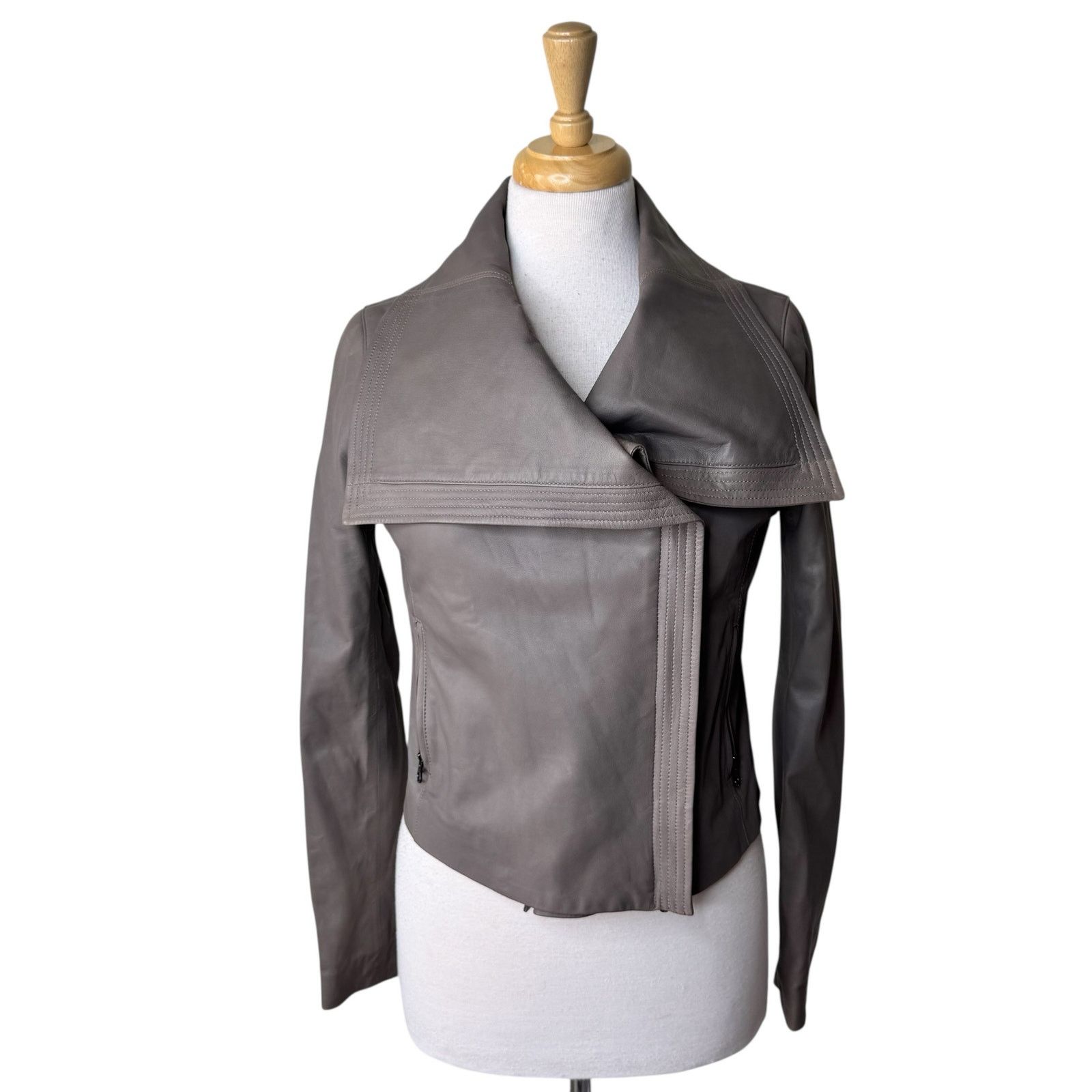 Vince VINCE 100% Leather Jacket Oversized Collar Offset Zipper Size S / US 4 / IT 40 - 1 Thumbnail