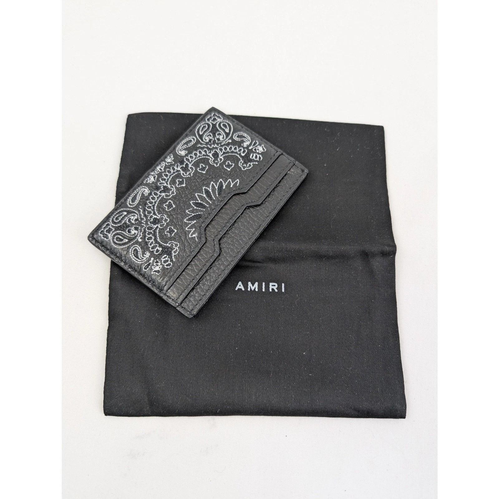 Amiri o1rshd1 Q:2 / Size:OS / Pebbled Bandana Card Holder in Black Size ONE SIZE - 8 Thumbnail