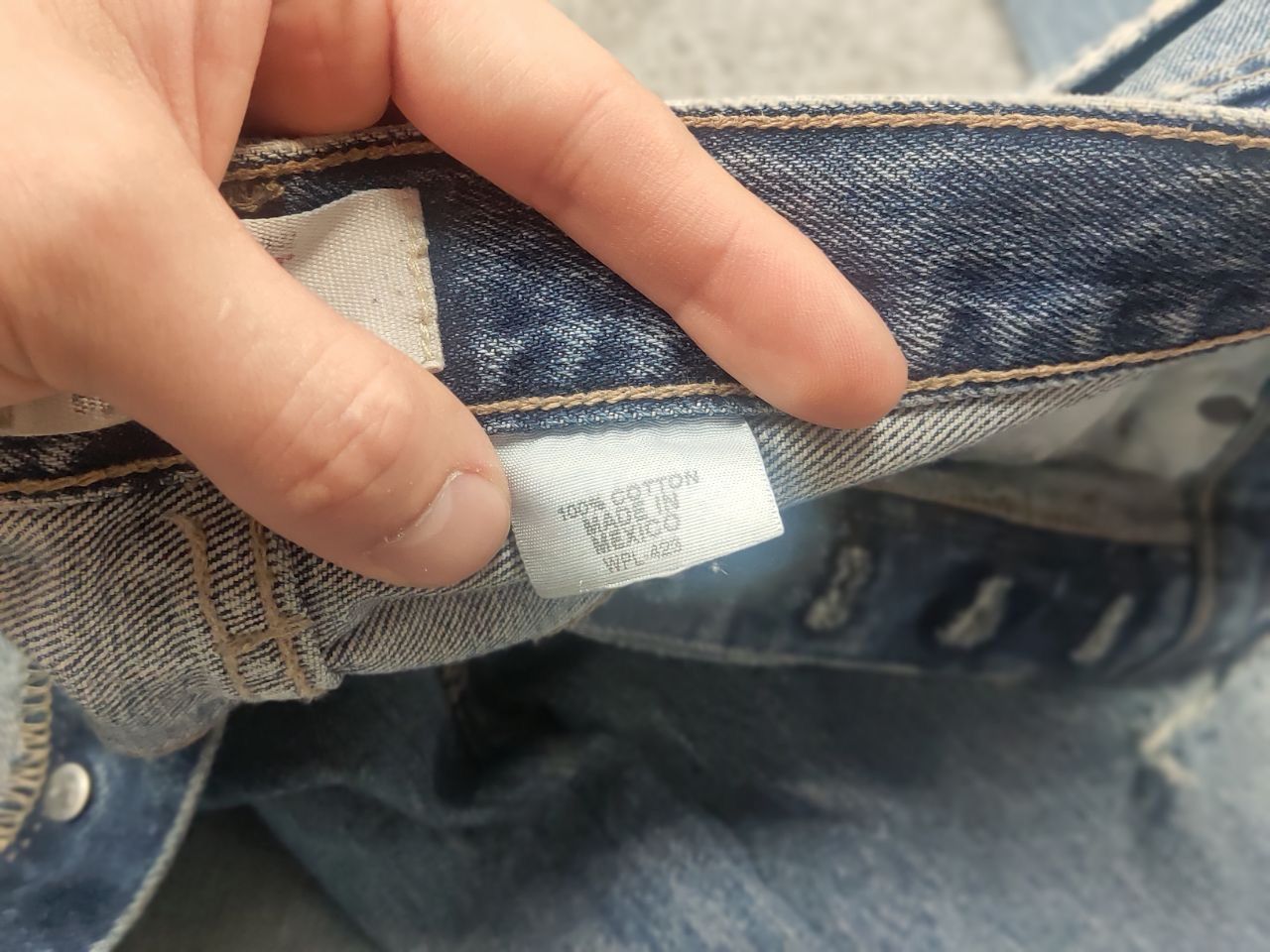 Levi's Vintage Levis 501 Straight Button Faded Denim Jeans Retro Size US 33 - 17 Thumbnail