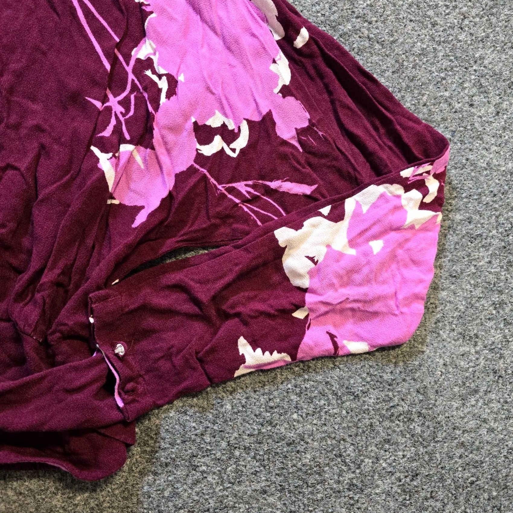 Free People Free People Top Womens XS Purple Pink Floral Tie Waist Crop V Neck Casual Shirt Size XS / US 0-2 / IT 36-38 - 3 Thumbnail