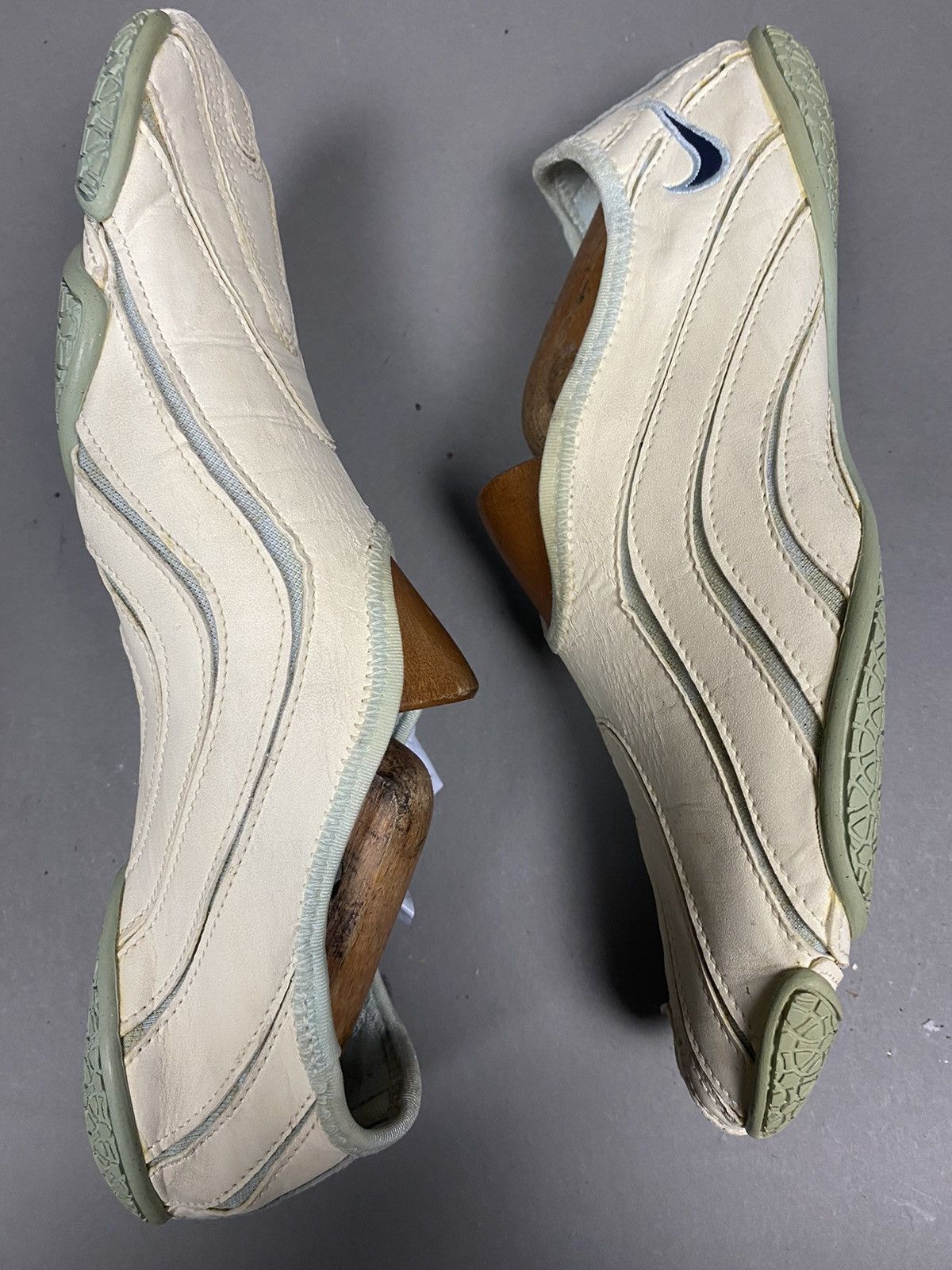 Nike Vintage nike acg gorpcore shoes Size US 7 / EU 40 - 2 Thumbnail