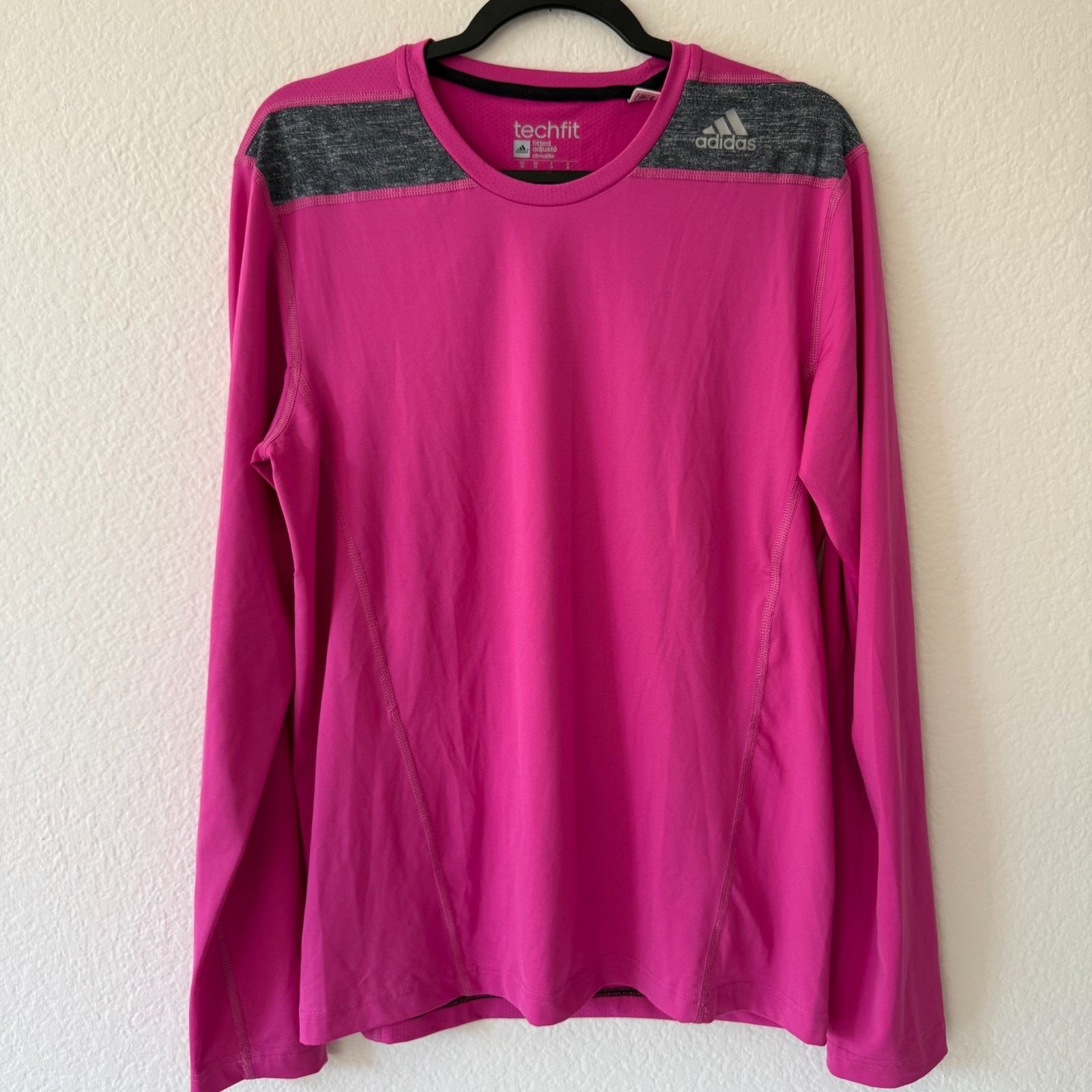 Adidas ADIDAS Techfit Climalite Running Shirt Womens M Pink Size M / US 6-8 / IT 42-44 - 1 Thumbnail