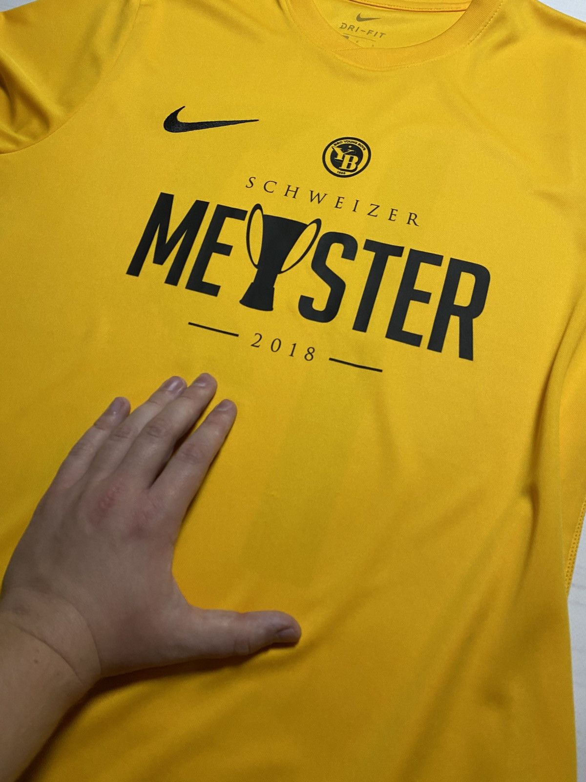 Nike Nike BSC Young Boys 2018 Champions Switzerland jersey Size US L / EU 52-54 / 3 - 9 Thumbnail