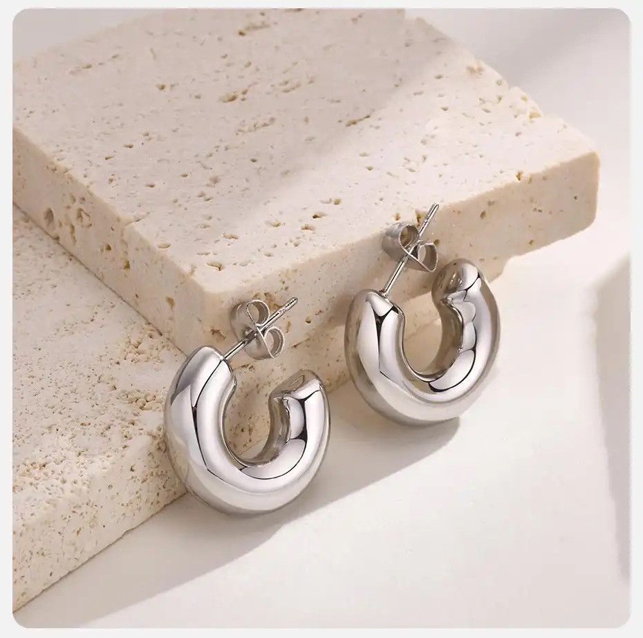 Other Bold C Shaped Hoop Earrings Size ONE SIZE - 1 Thumbnail