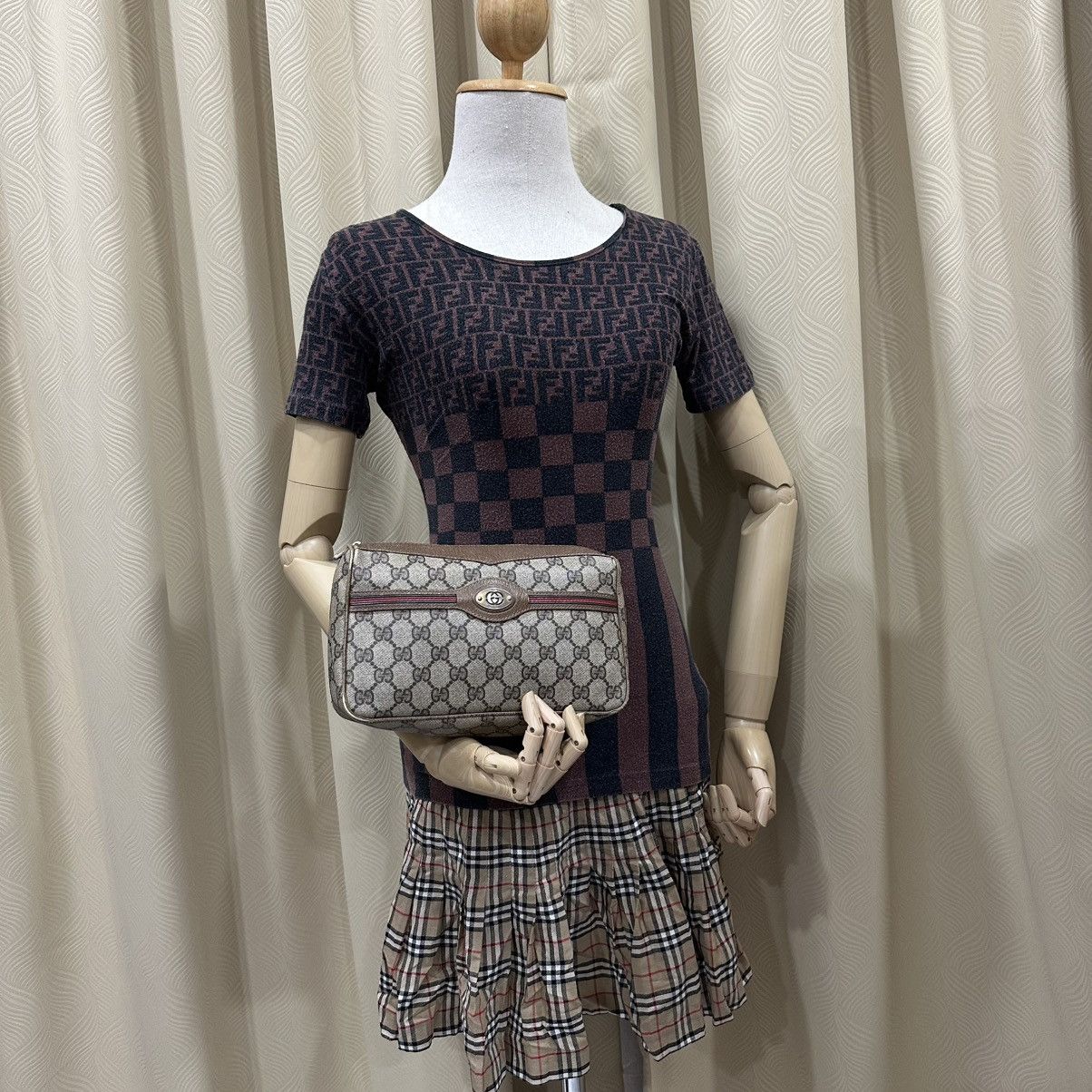 ‼️YES‼️ GUCCI VINTAGE POUCH CLUTCH BAG MONOGRAM