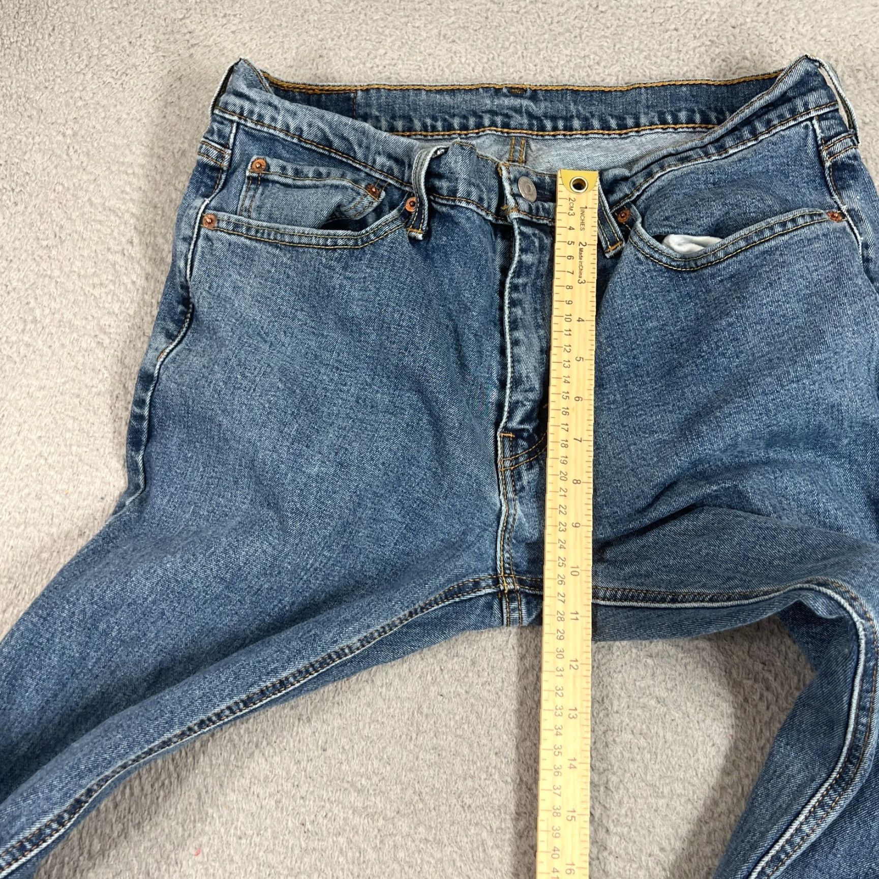 Levi's VINTAGE Levi's 541 Taper Fit Jeans Men Size 33x30 Blue Denim Classic 90s Size US 33 - 4 Thumbnail