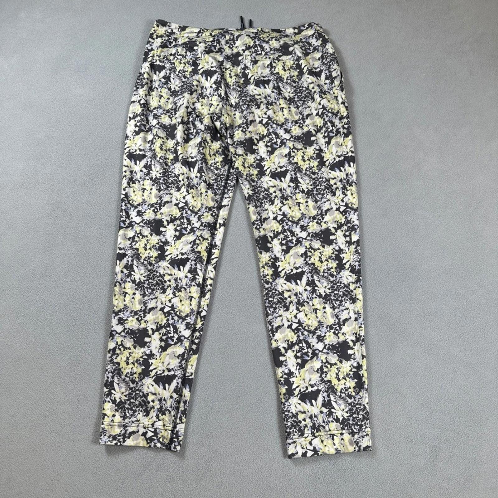 Lululemon Lululemon Womens Jogger Pants 8 Floral Print Jet Crop Size 30" / US 8 / IT 44 - 2 Thumbnail