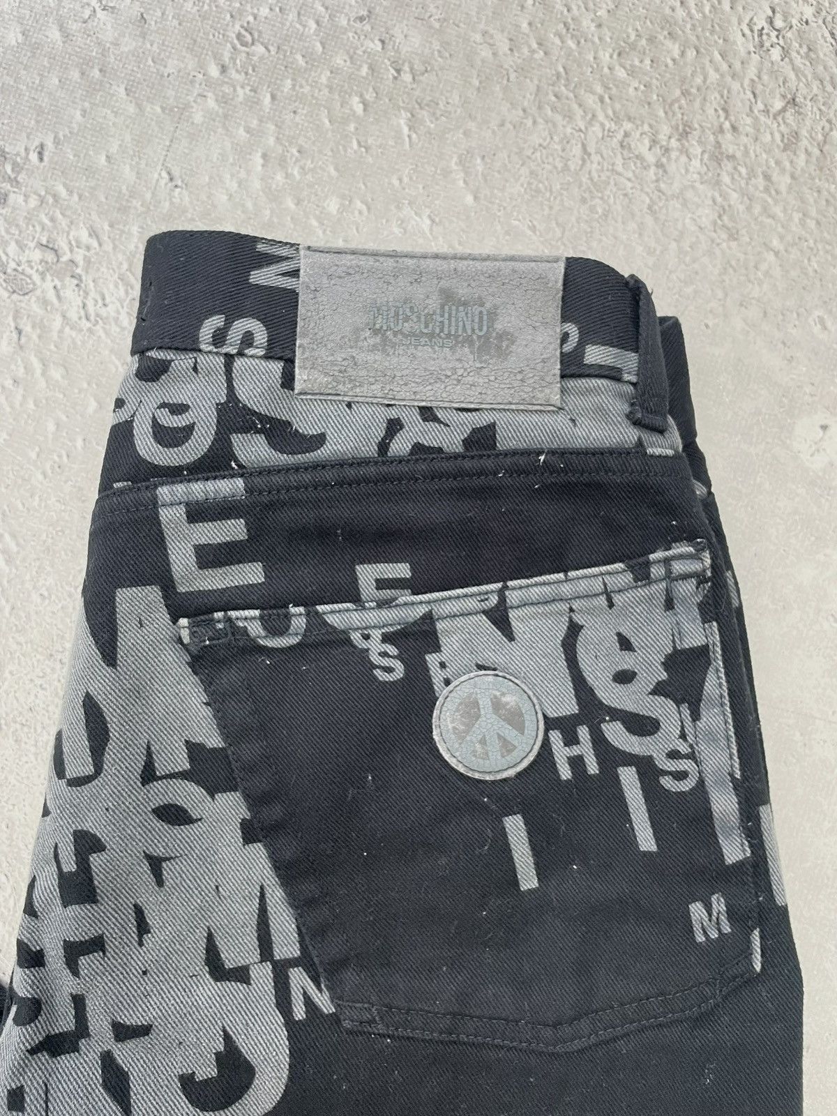 Moschino Rare monogram Moschino Jeans y2k monogram baggy pants jeans Size US 32 / EU 48 - 13 Thumbnail