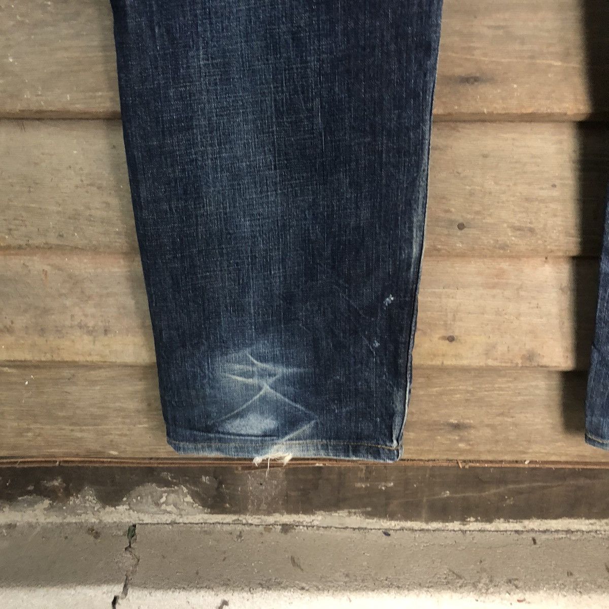 Levi's Levis Strauss & Co 501 Distressed Denim jeans Pants #7322 Size US 35 - 19 Thumbnail