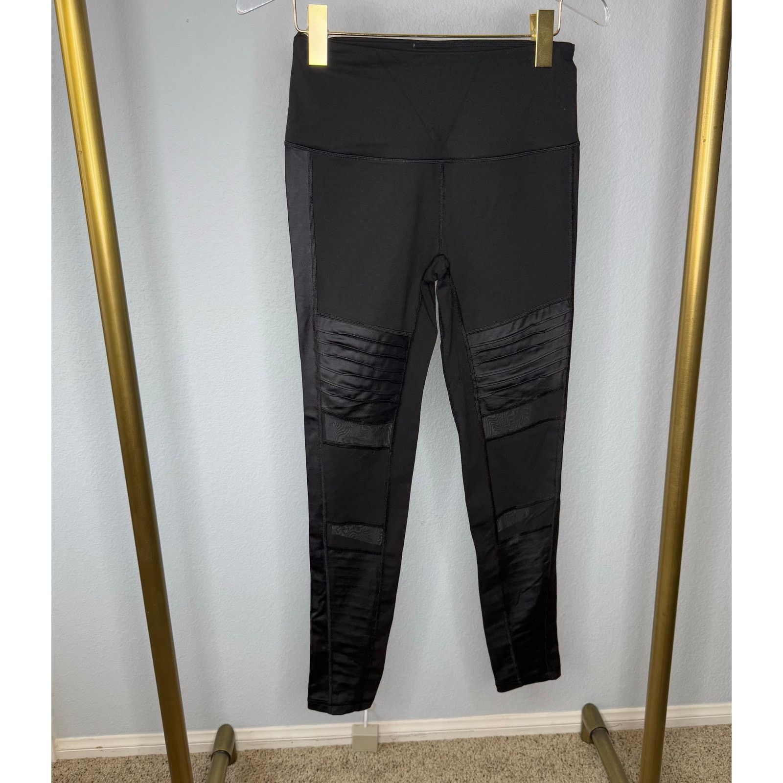 Victoria's Secret Victoria’s Secret Sport Moto Knockout Mesh Leggings Size 27" / US 4 / IT 40 - 1 Thumbnail
