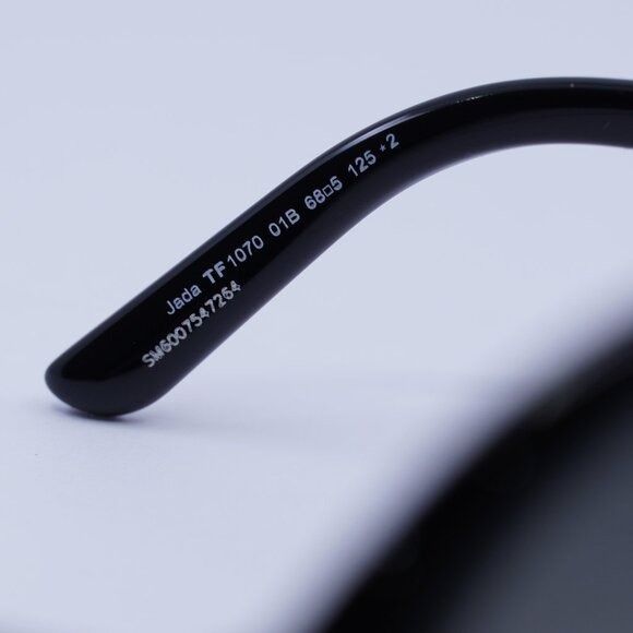 Tom Ford Tom Ford Jada FT1070 01B Sunglasses Black Geometric Frame Size ONE SIZE - 9 Thumbnail