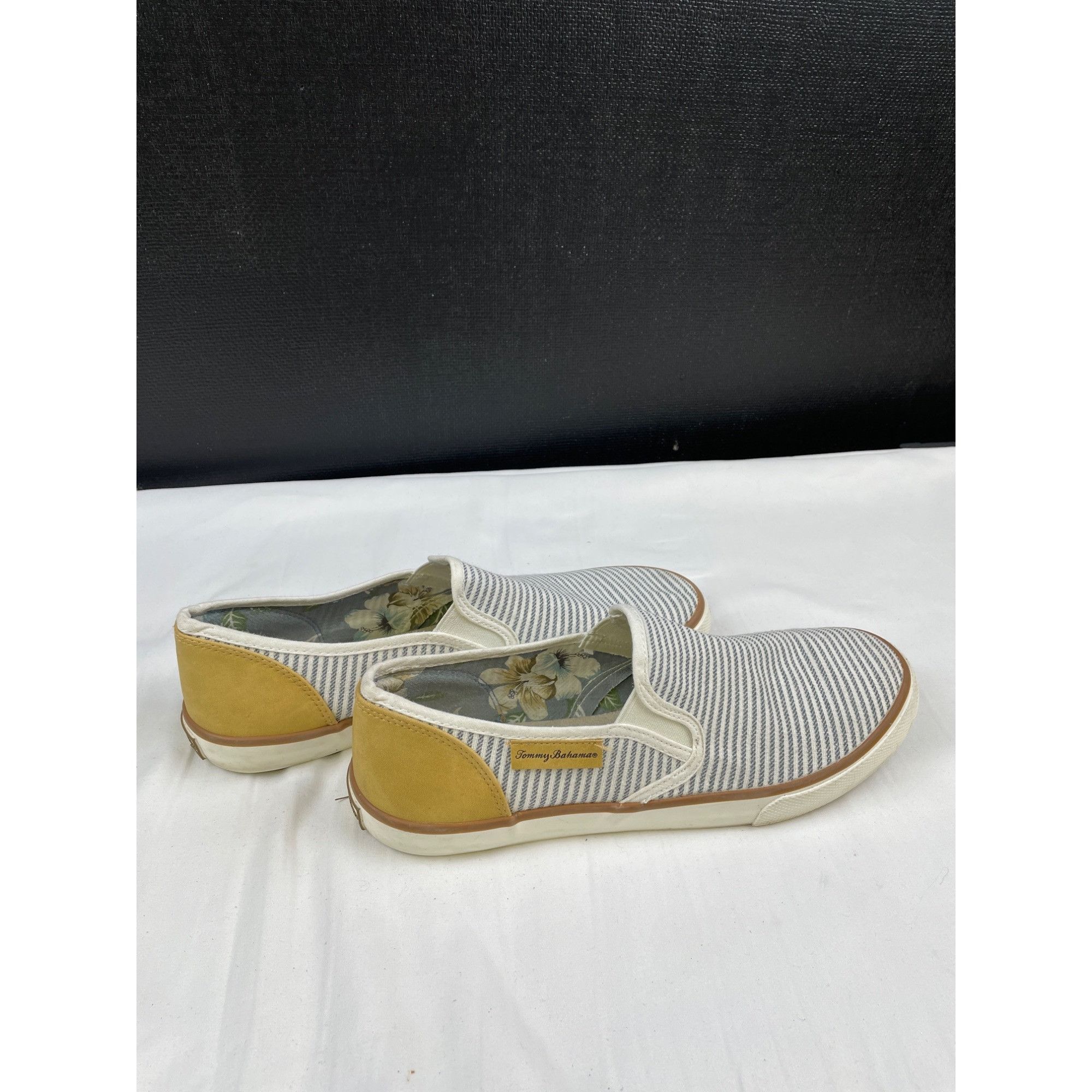 Tommy Bahama Tommy Bahama Women's White Striped/Yellow Shoes/ Slip on Siz Size US 9.5 / IT 39.5 - 4 Thumbnail