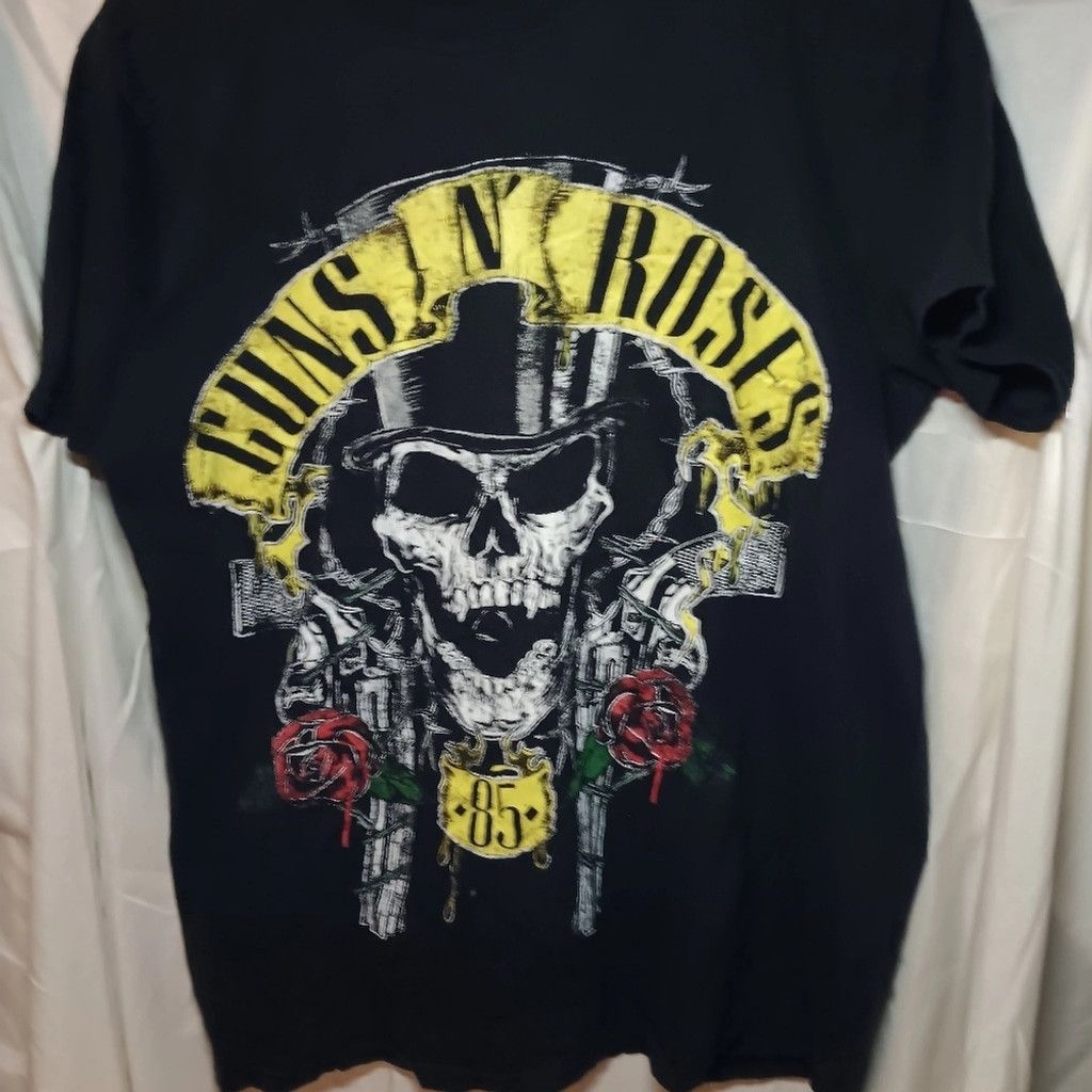 Guns N' Roses Guns'n Rose's rock band t shirt, black/ gold, small, EUC Size US S / EU 44-46 / 1 - 1 Thumbnail