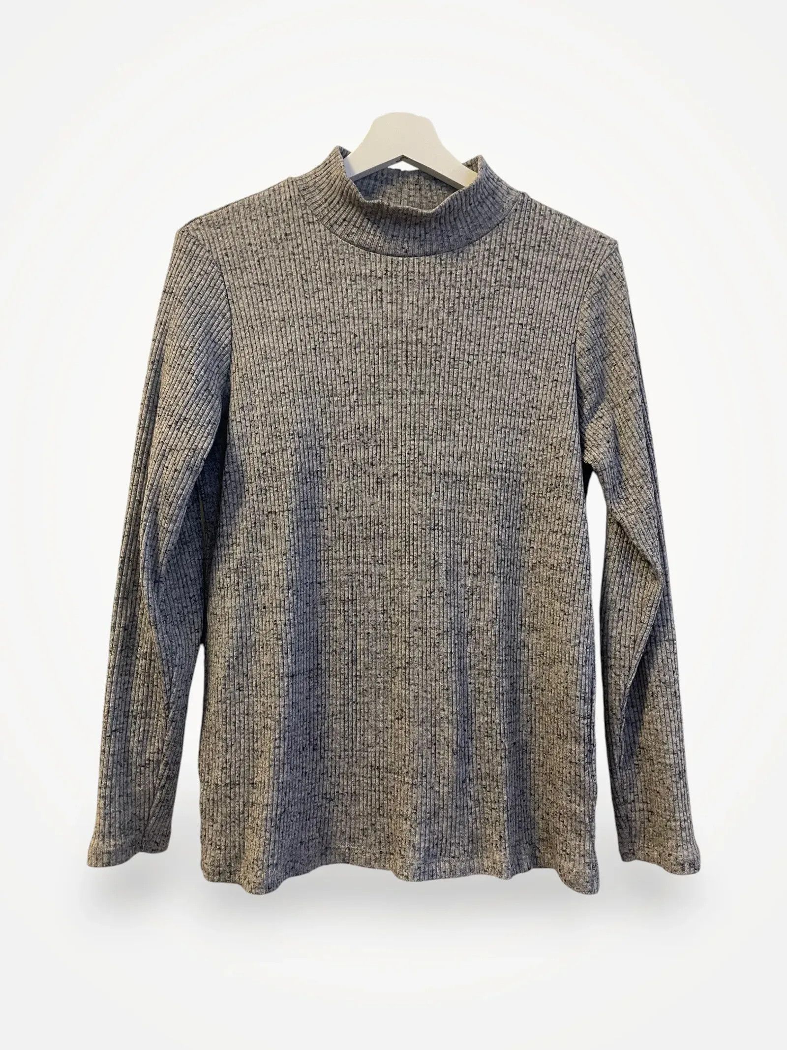 Uniqlo Uniqlo Sweater Size XL / US 12-14 / IT 48-50 - 1 Thumbnail