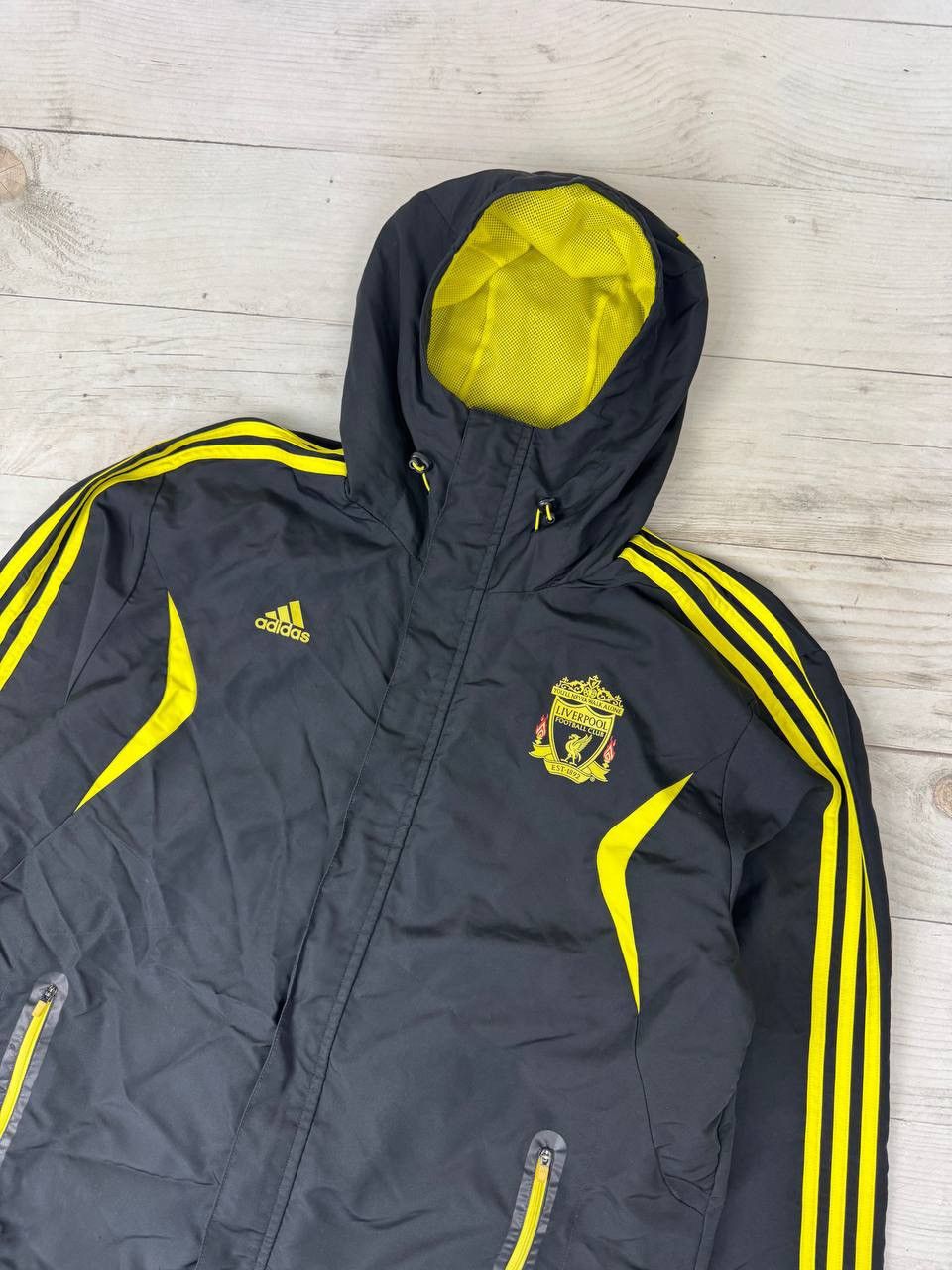 Adidas Vintage Adidas Liverpool 2010 2011 Windbreaker Track Jacket Size US L / EU 52-54 / 3 - 2 Thumbnail