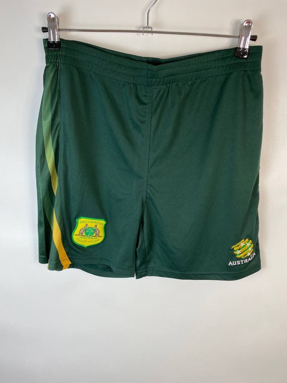 Vintage NEW FFA PREMIUM AUSTRALIA FOOTBALL SHORTS Size US 30 / EU 46 - 1 Thumbnail