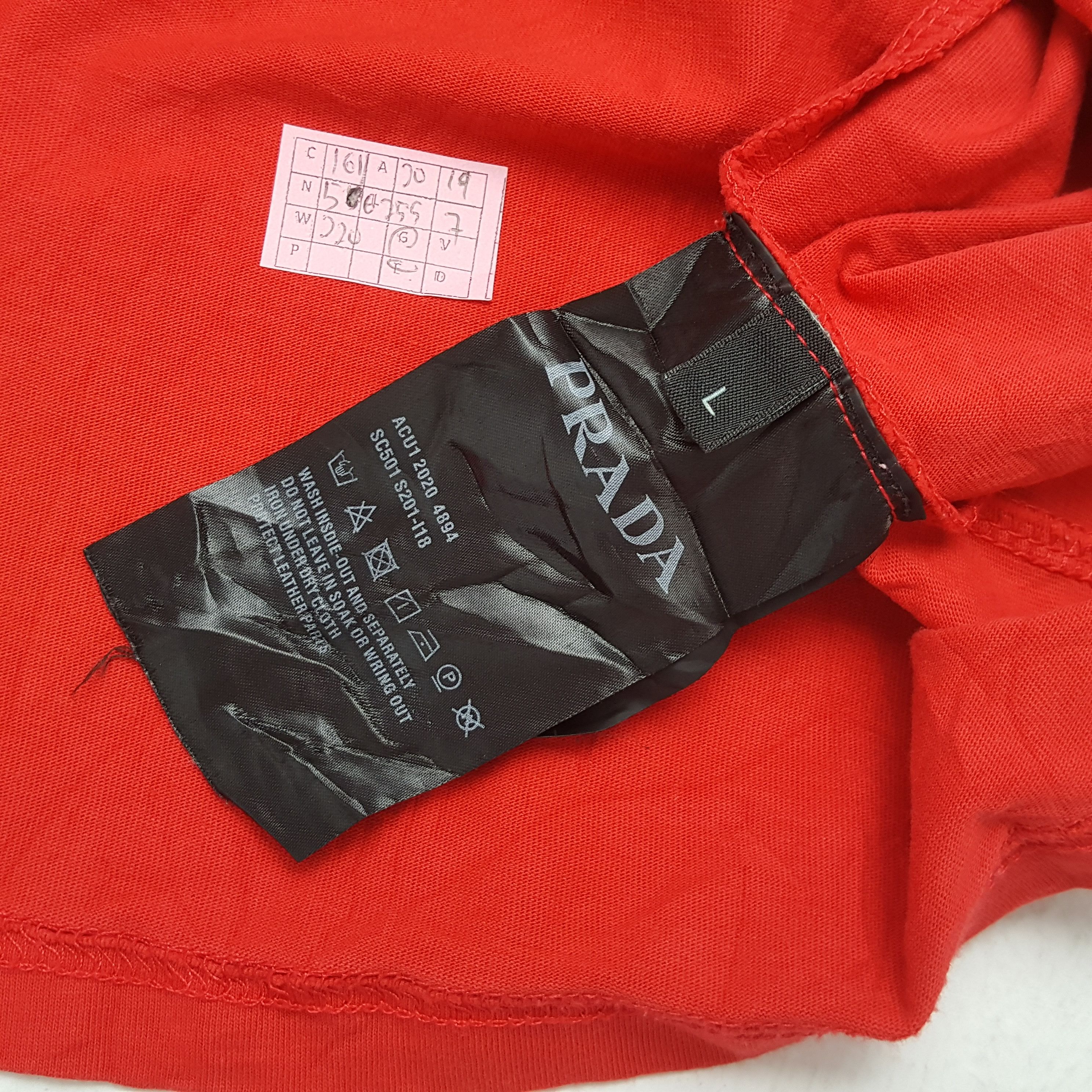 Vintage PRADA Milano Luxury Brand Pocket Design Tshirt Size US M / EU 48-50 / 2 - 4 Thumbnail