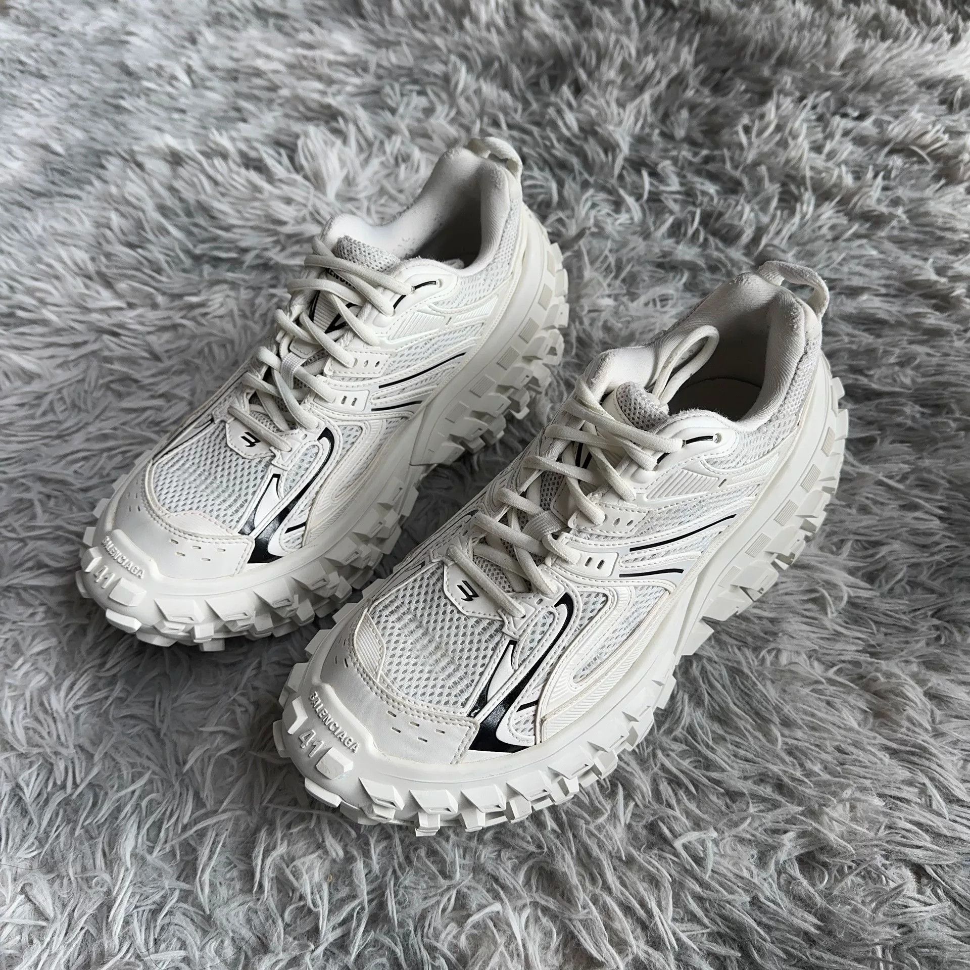 Balenciaga Balenciaga Lowtop Sneakers 41 Men Size US 8.5 / EU 41-42 - 1 Thumbnail