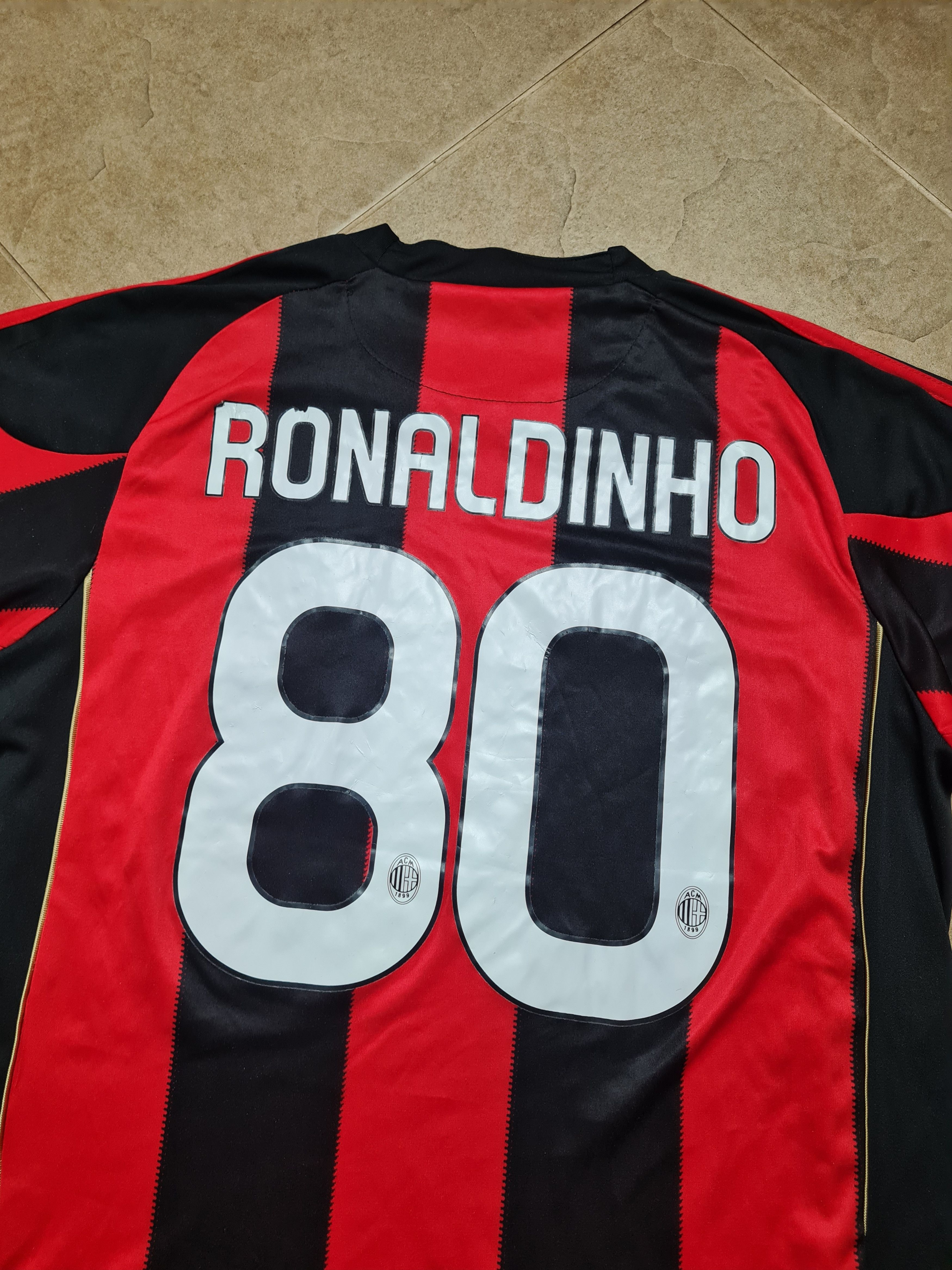 Other AC Milan 2008-2010 Home Jersey Ronaldinho #80 Retro Football Size US M / EU 48-50 / 2 - 25 Thumbnail