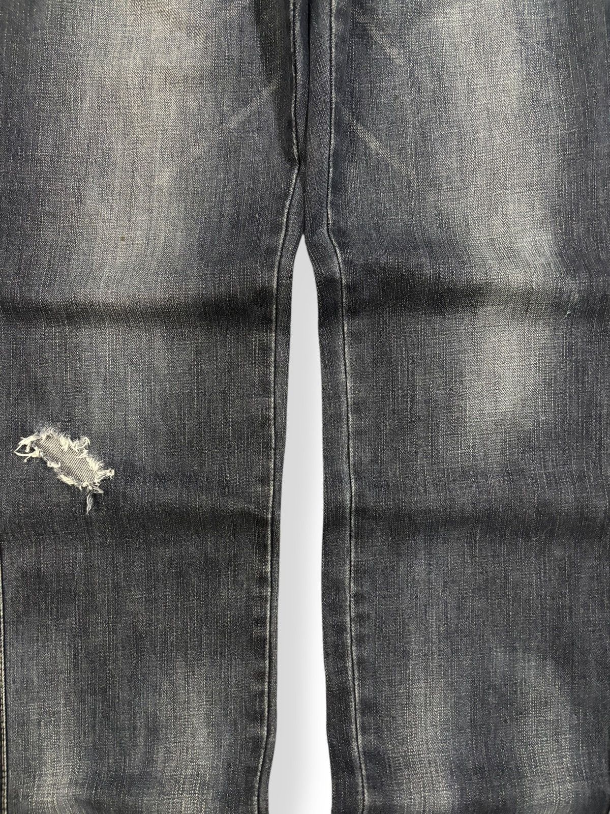 Japanese Brand Vintage Japanese Brand Dark Blue Wash Loose Distressed Jeans Size US 34 / EU 50 - 5 Thumbnail
