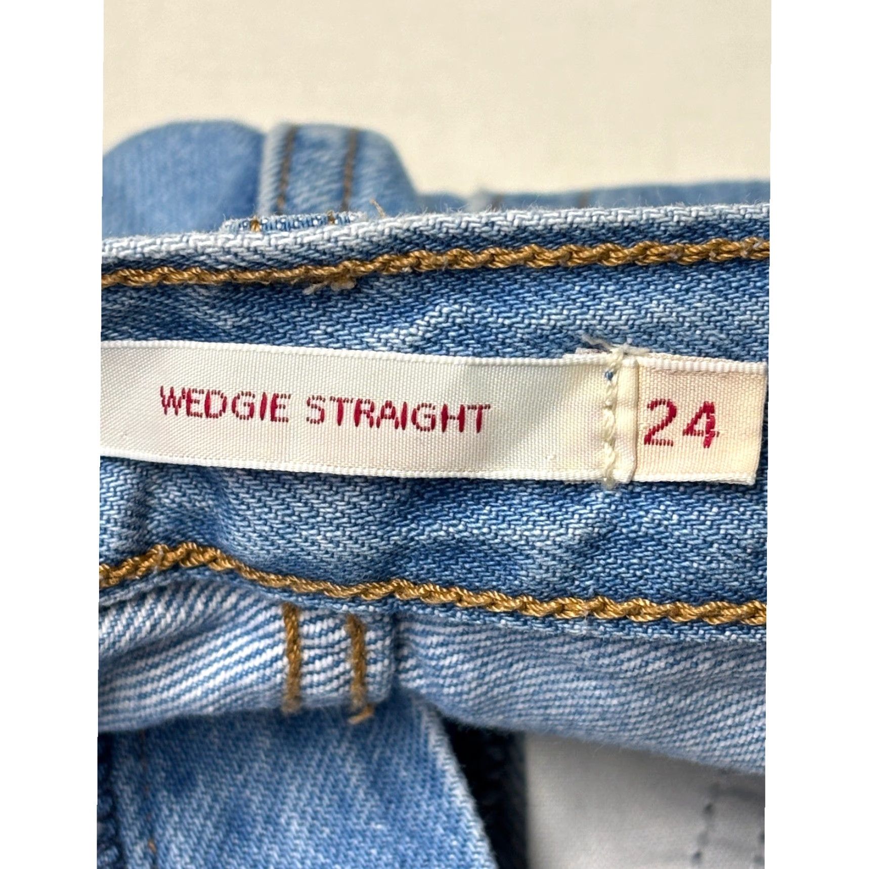 Levi's Levi's Premium Wedgie Straight Jeans Light Wash 24" W24 L24 100% Cotton Distressed Women High Rise with Pockets Vintage N/A Size 42" / US 20 - 6 Thumbnail