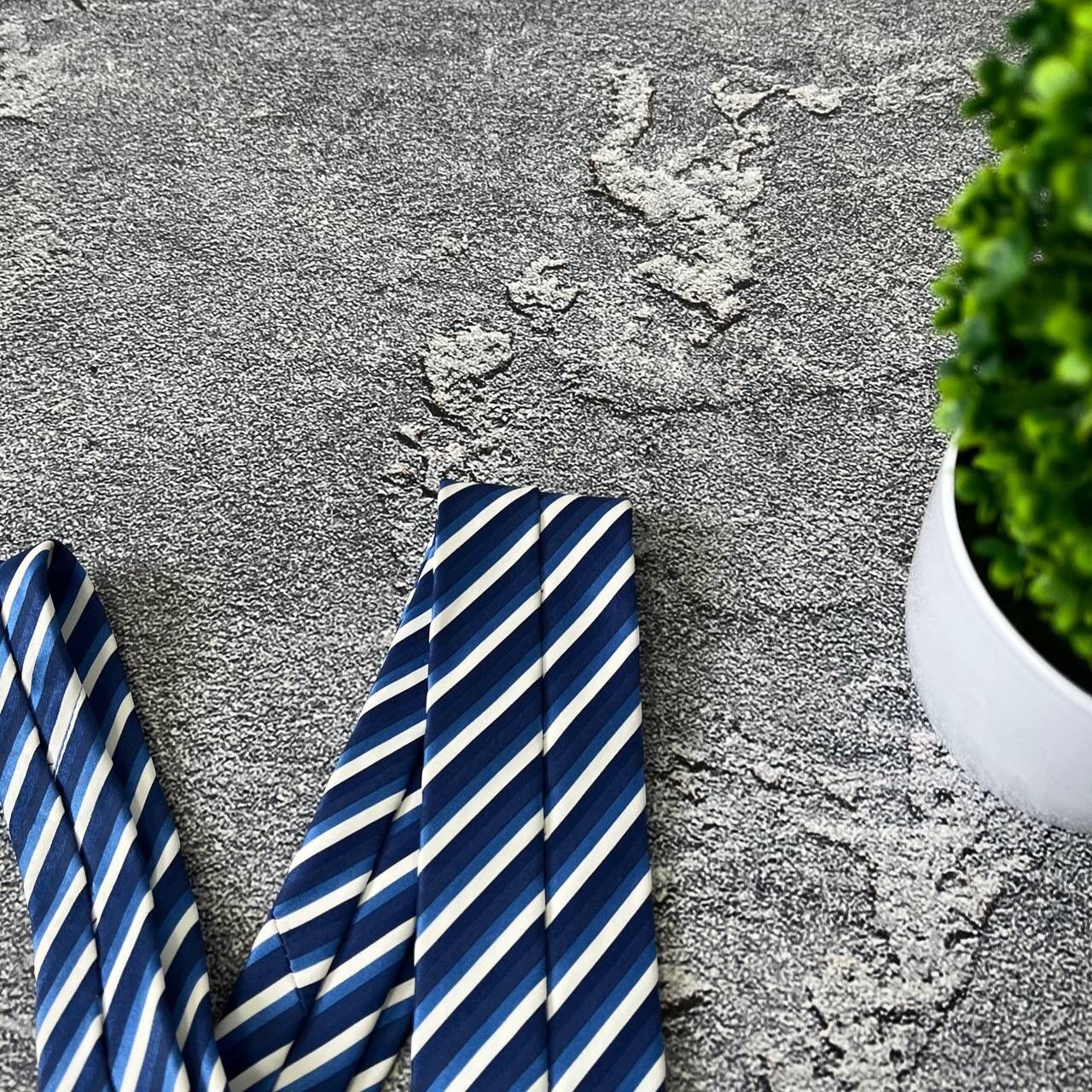 Hugo Boss HUGO BOSS Men's Silk Tie Blue And Ivory Striped Pattern Size ONE SIZE - 5 Thumbnail