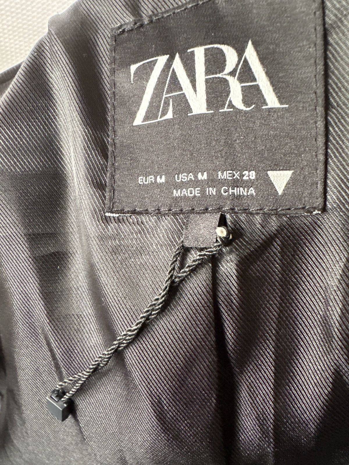 Zara ZARA WOMAN STRAIGHT CUT BUTTONED BLAZER BLACK Size M / US 6-8 / IT 42-44 - 4 Thumbnail