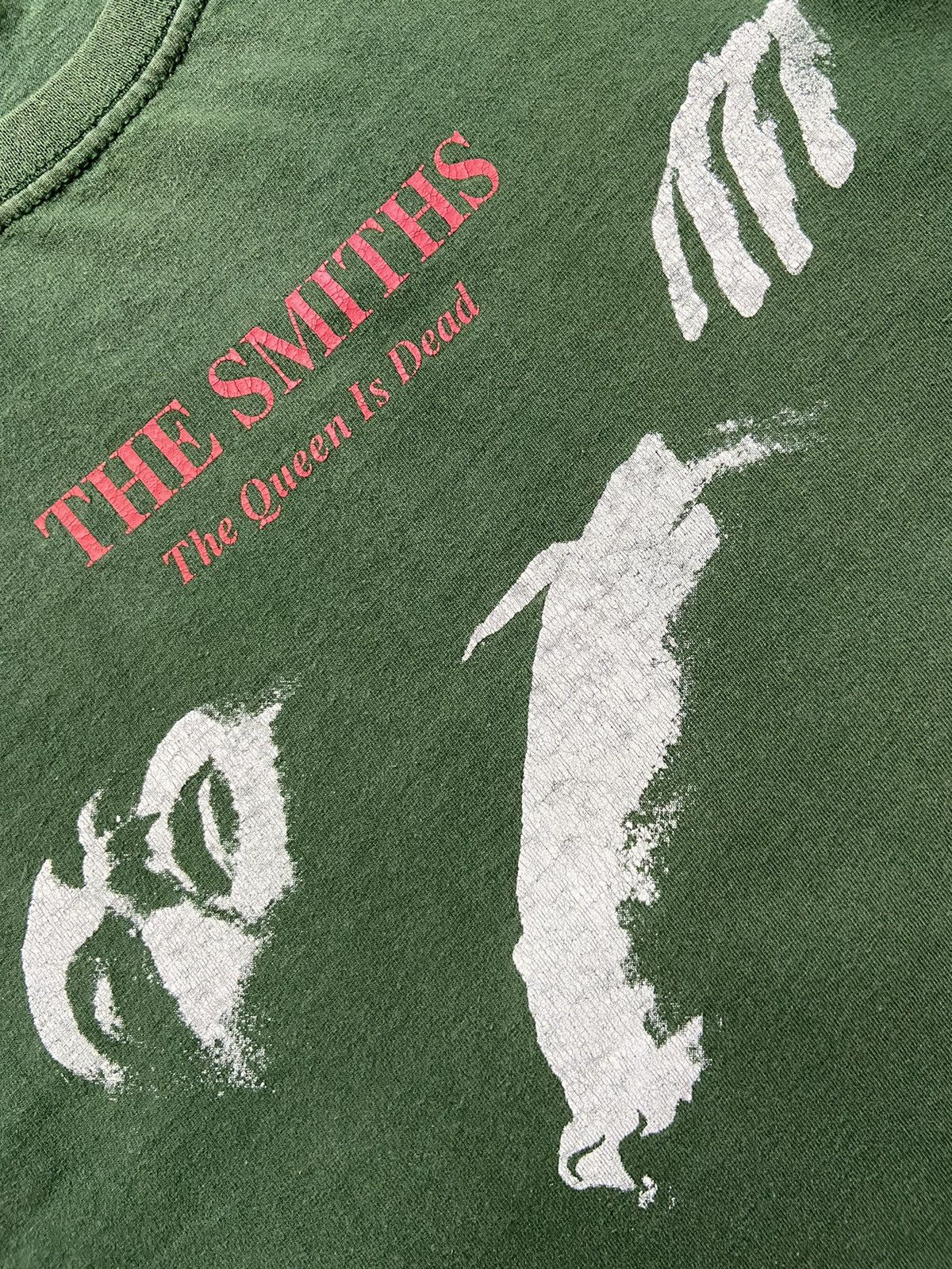 Band Tees Vintage 00s The Smiths The Queen Is Dead Cropped T-shirt Size US L / EU 52-54 / 3 - 3 Thumbnail
