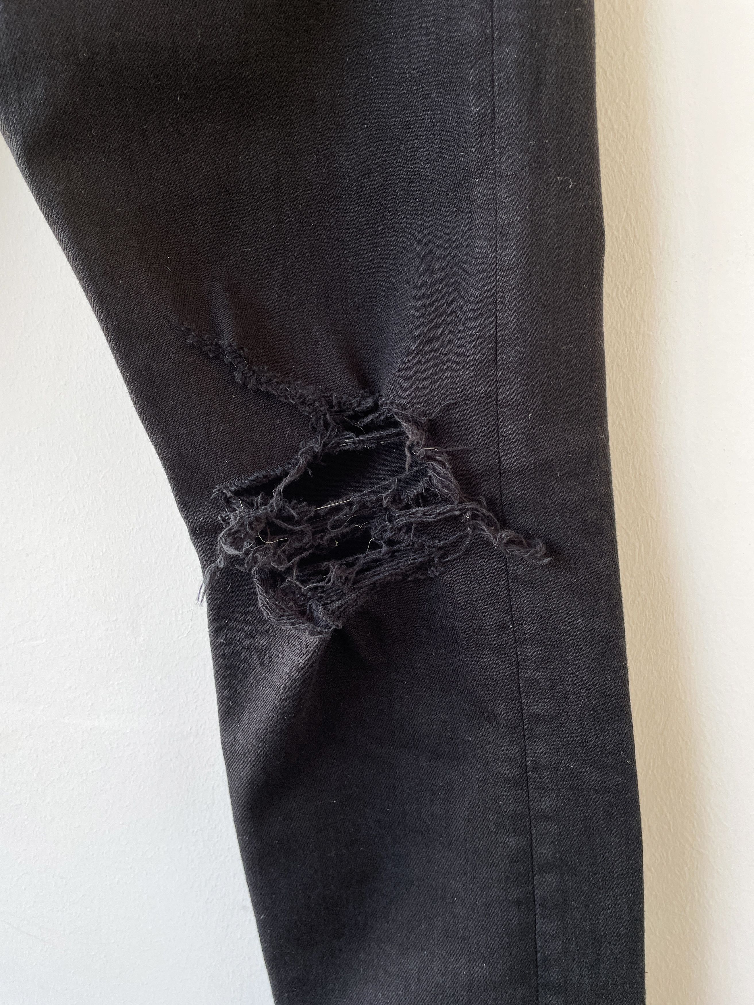 John Elliott Cast 2 nero distressed jeans Size US 30 / EU 46 - 2 Thumbnail
